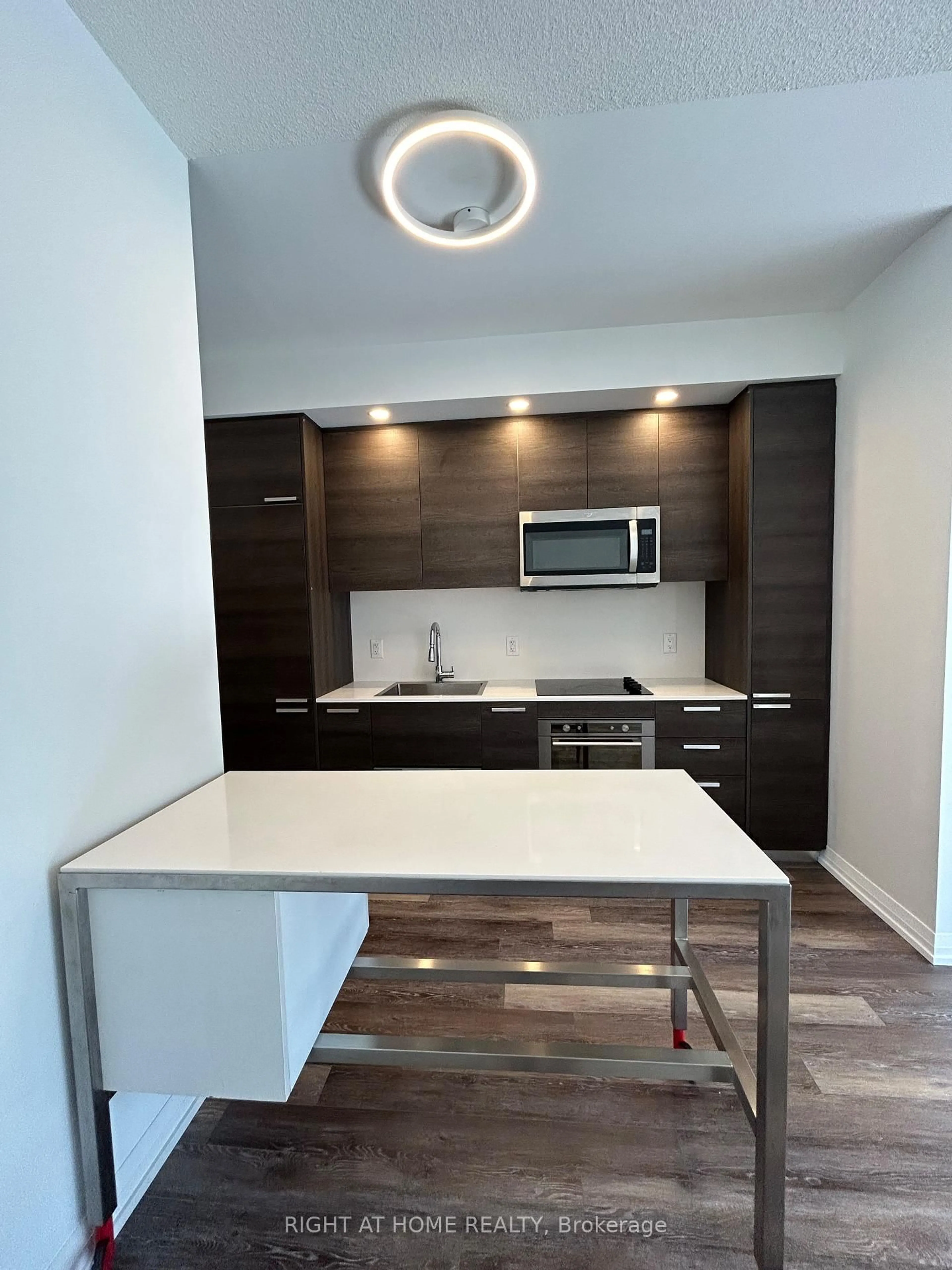 Unknown for 75 Canterbury Pl #308, Toronto Ontario M2N 0L2