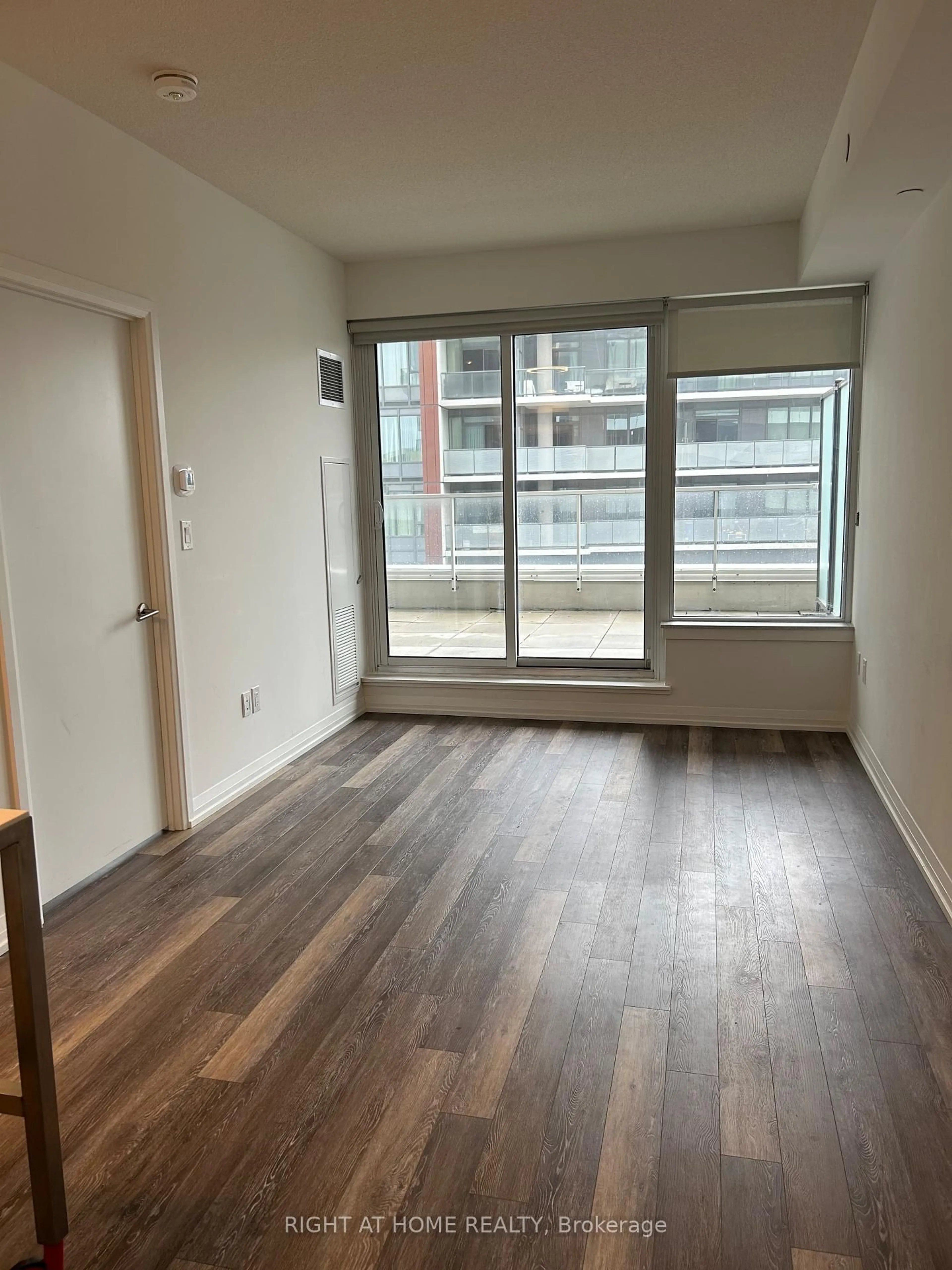 A pic of a room for 75 Canterbury Pl #308, Toronto Ontario M2N 0L2