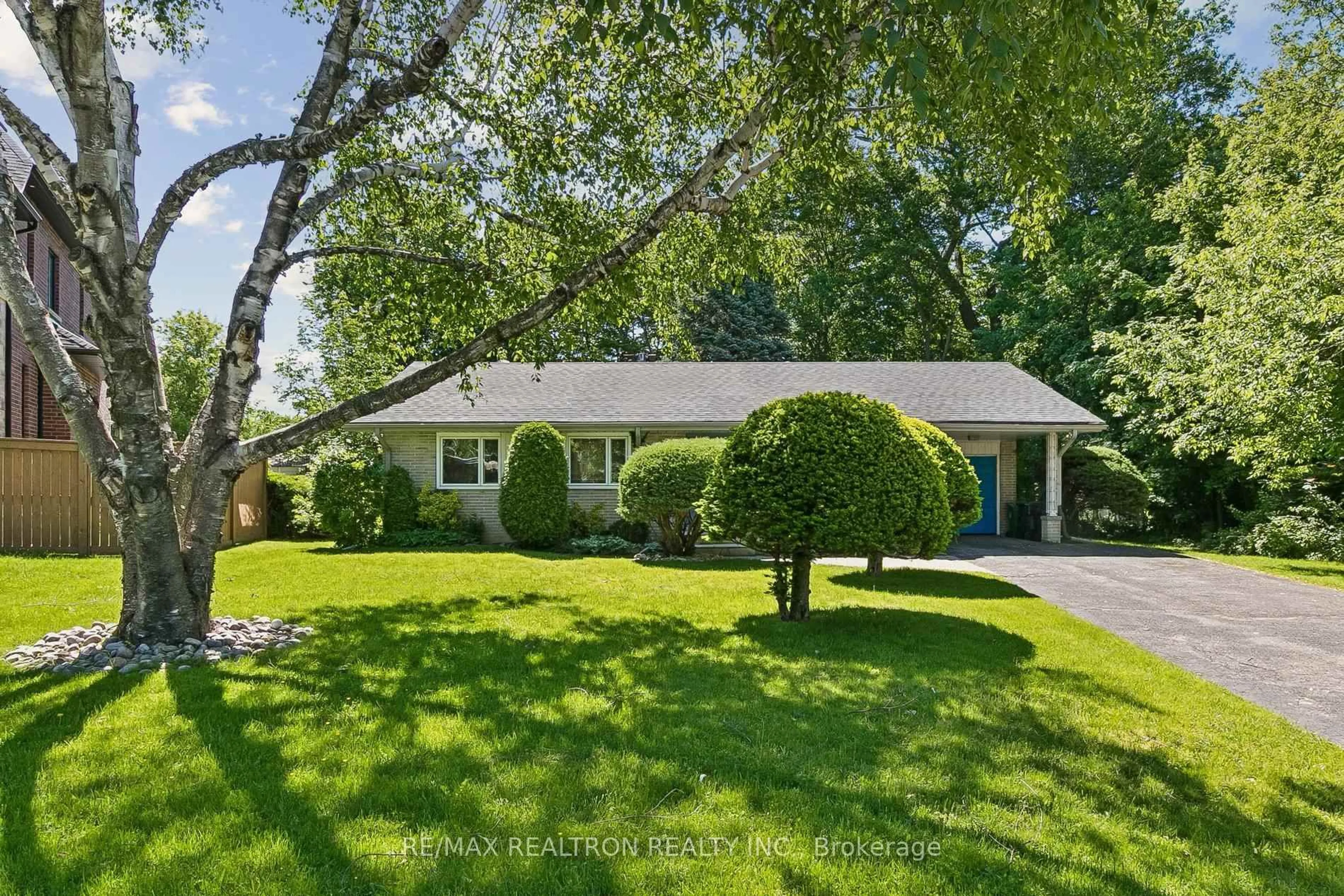 Unknown for 25 Groveland Cres, Toronto Ontario M3A 3C4