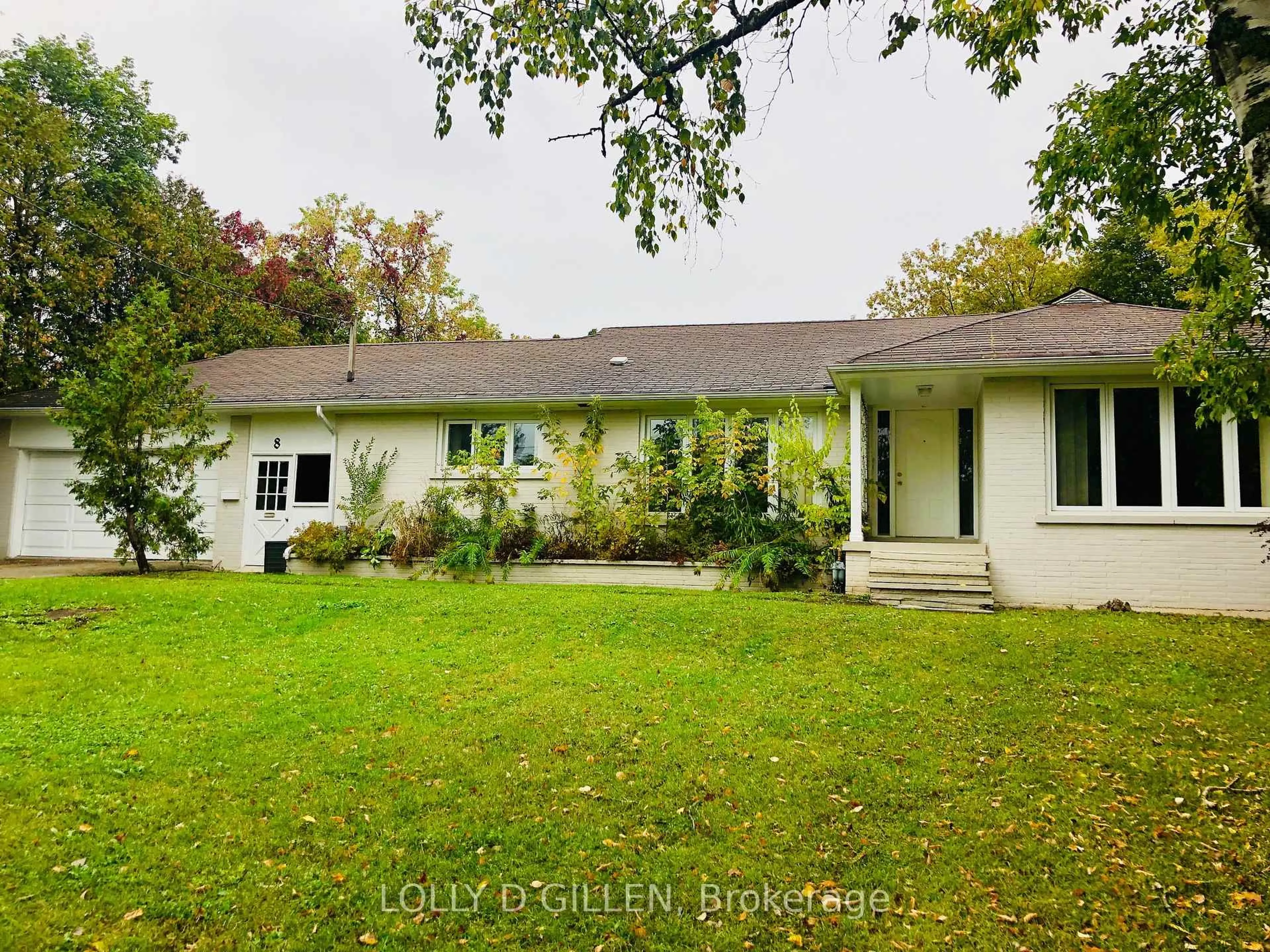 A pic from outside/outdoor area/front of a property/back of a property/a pic from drone, street for 6 Manorcrest Dr, Toronto Ontario M2N 5K1