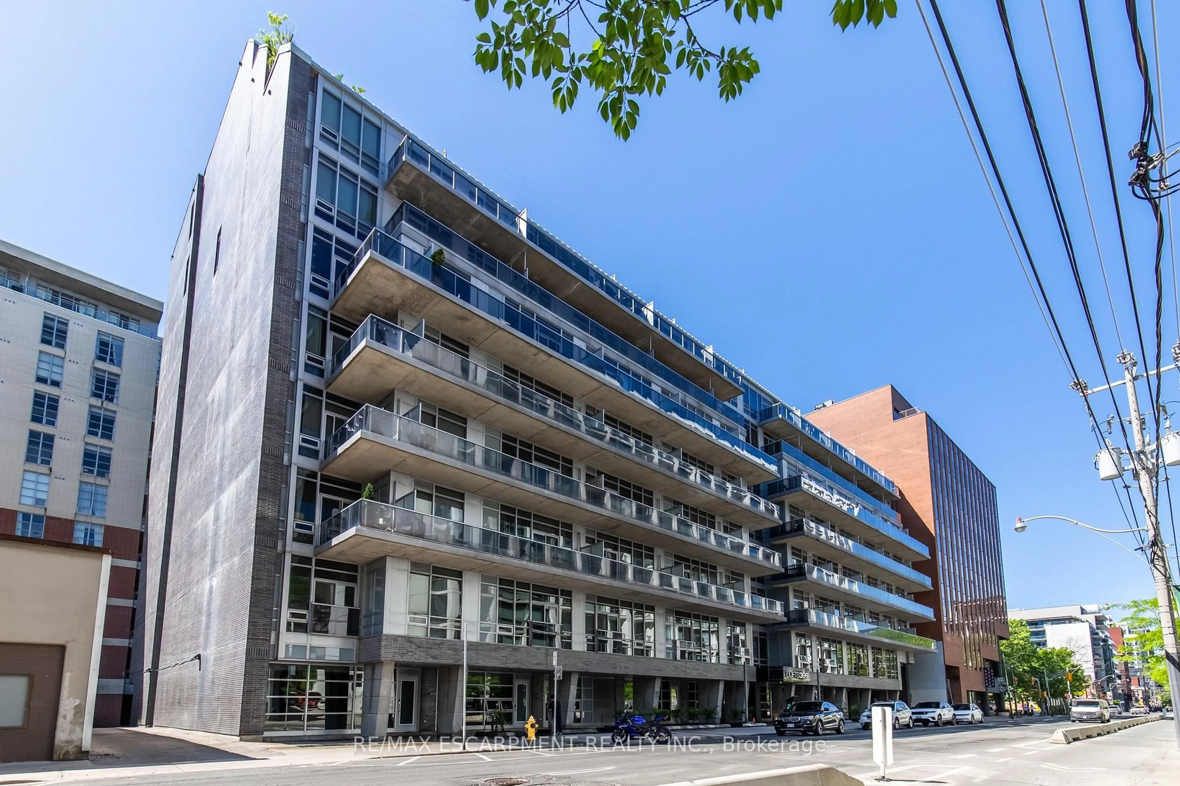 Patio, street for 399 Adelaide St #806, Toronto Ontario M5V 1S1