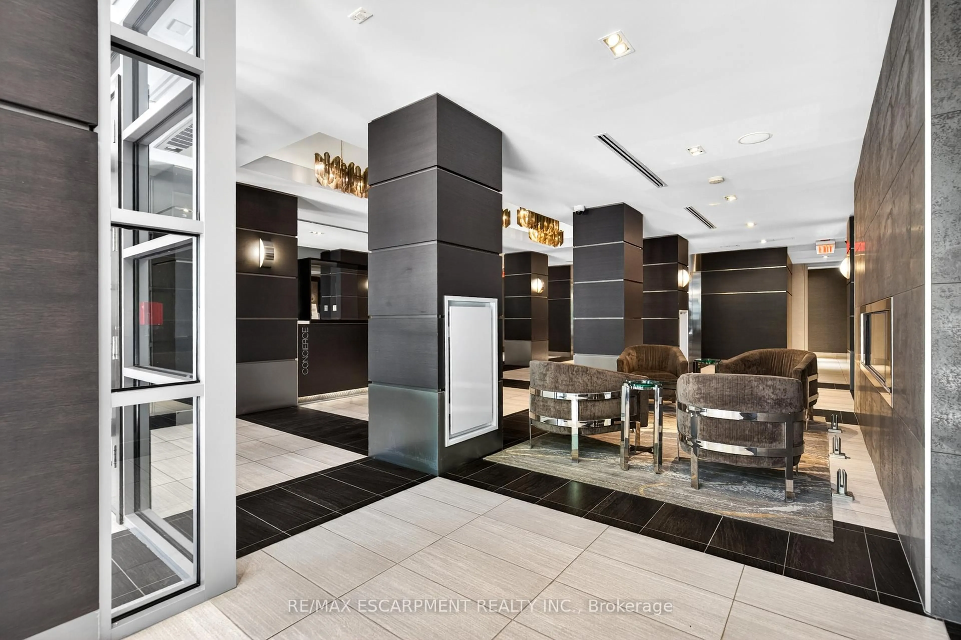 Lobby for 399 Adelaide St #806, Toronto Ontario M5V 1S1