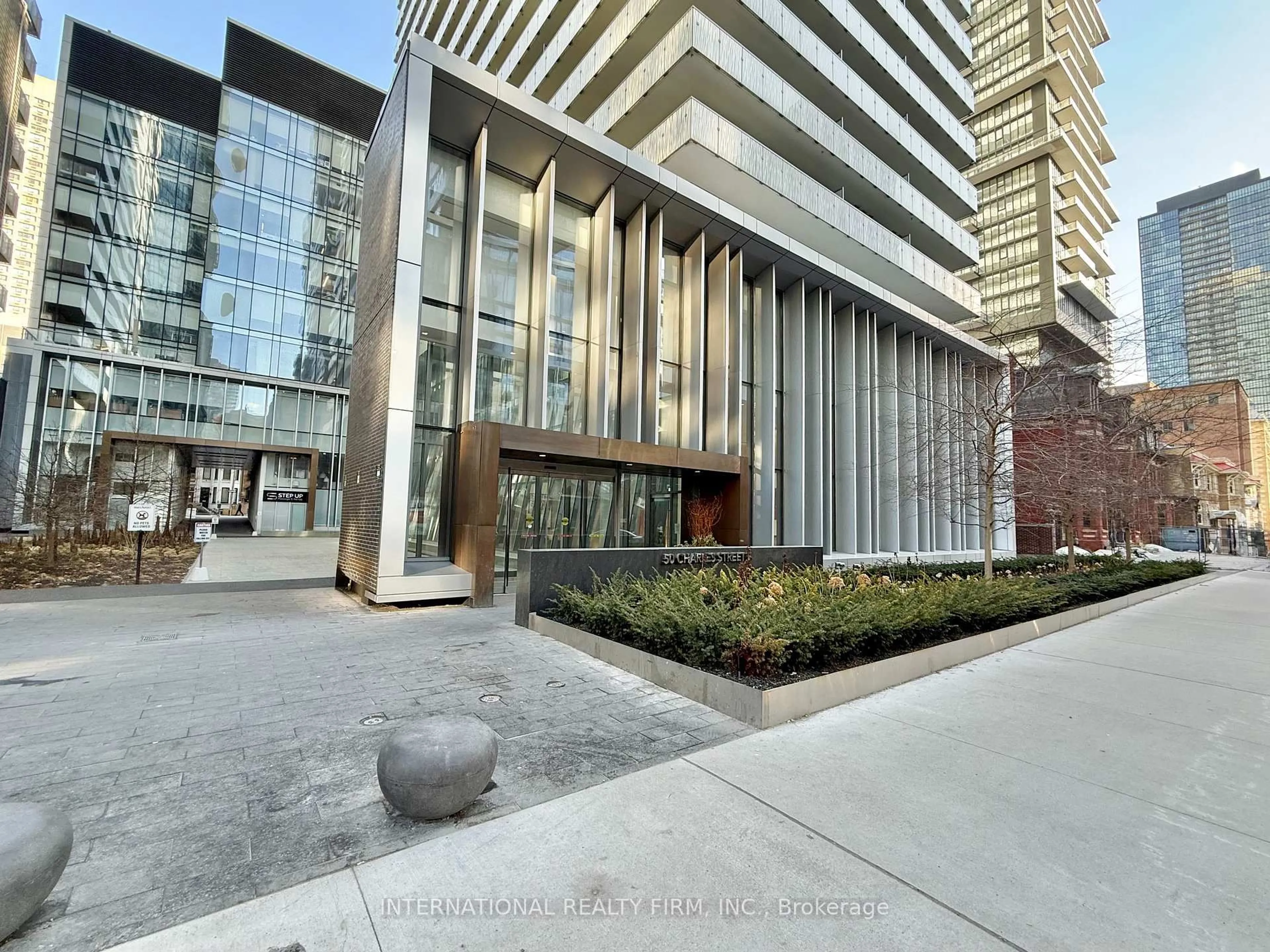 Indoor foyer for 50 Charles St #LPH 5406, Toronto Ontario M4Y 0C3