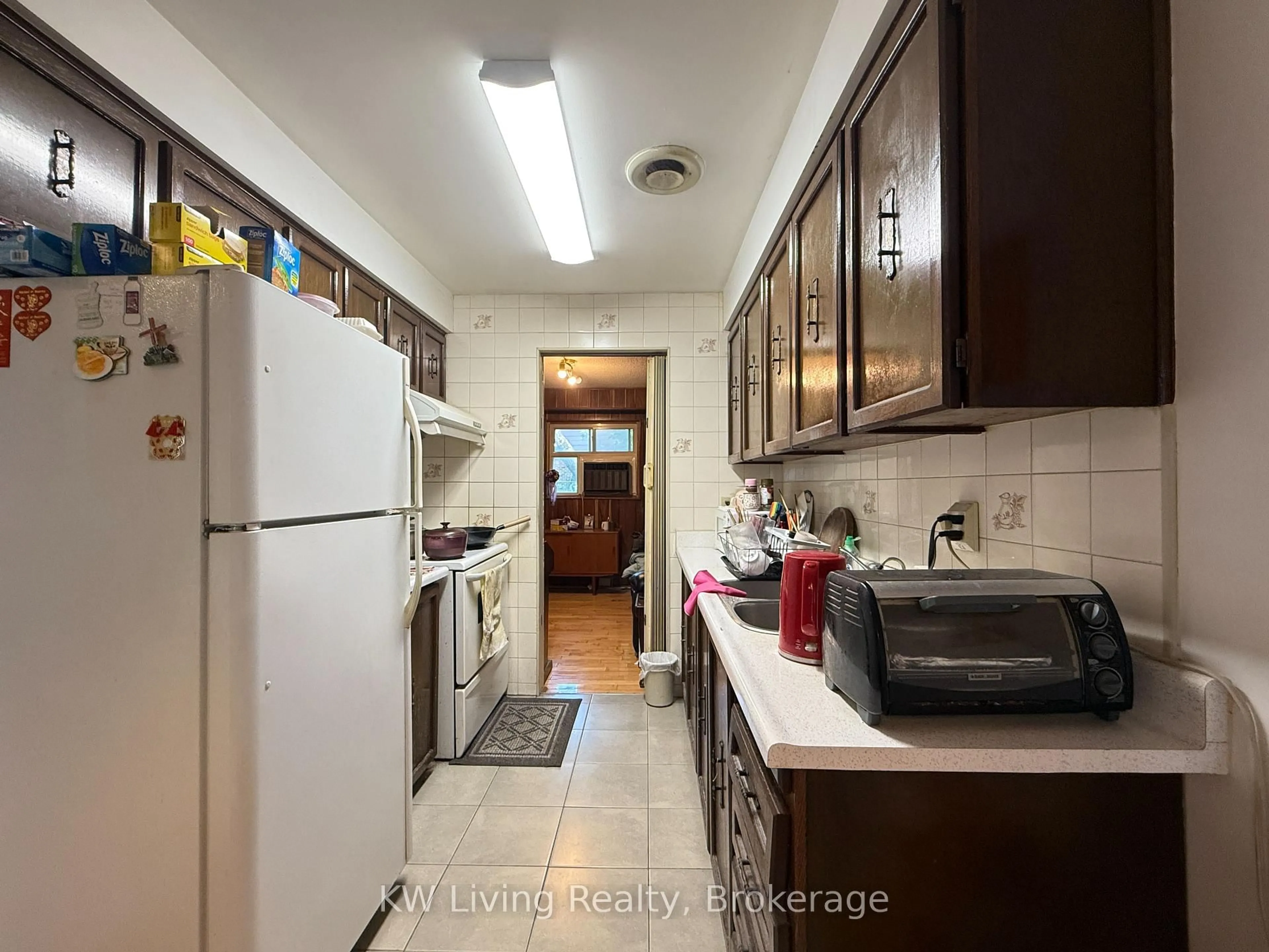 Kitchen with laundary machines, unknown for 25 Yucatan Rd, Toronto Ontario M2H 2K9