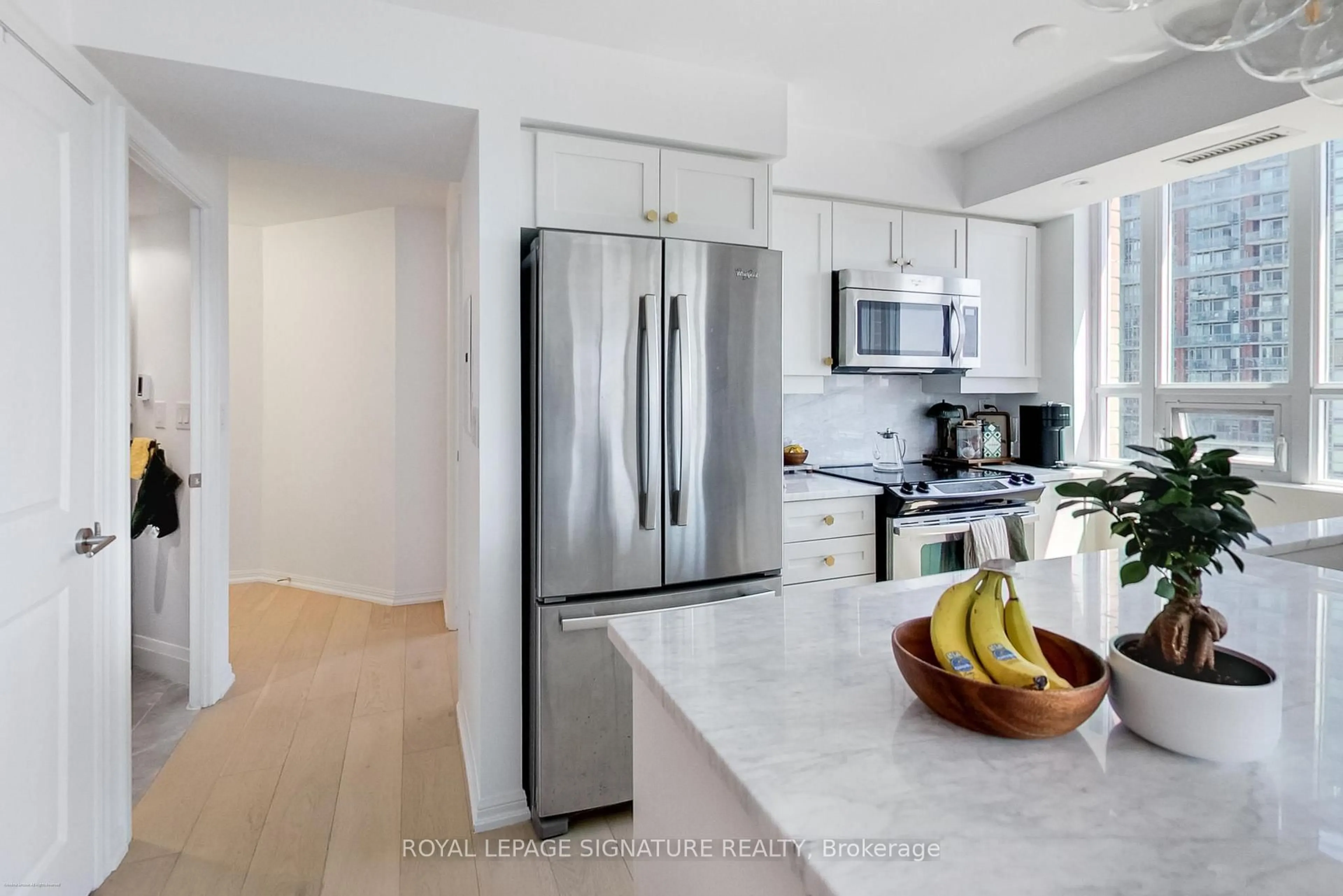 Unknown for 125 Western Battery Rd #1910, Toronto Ontario M6K 3R8