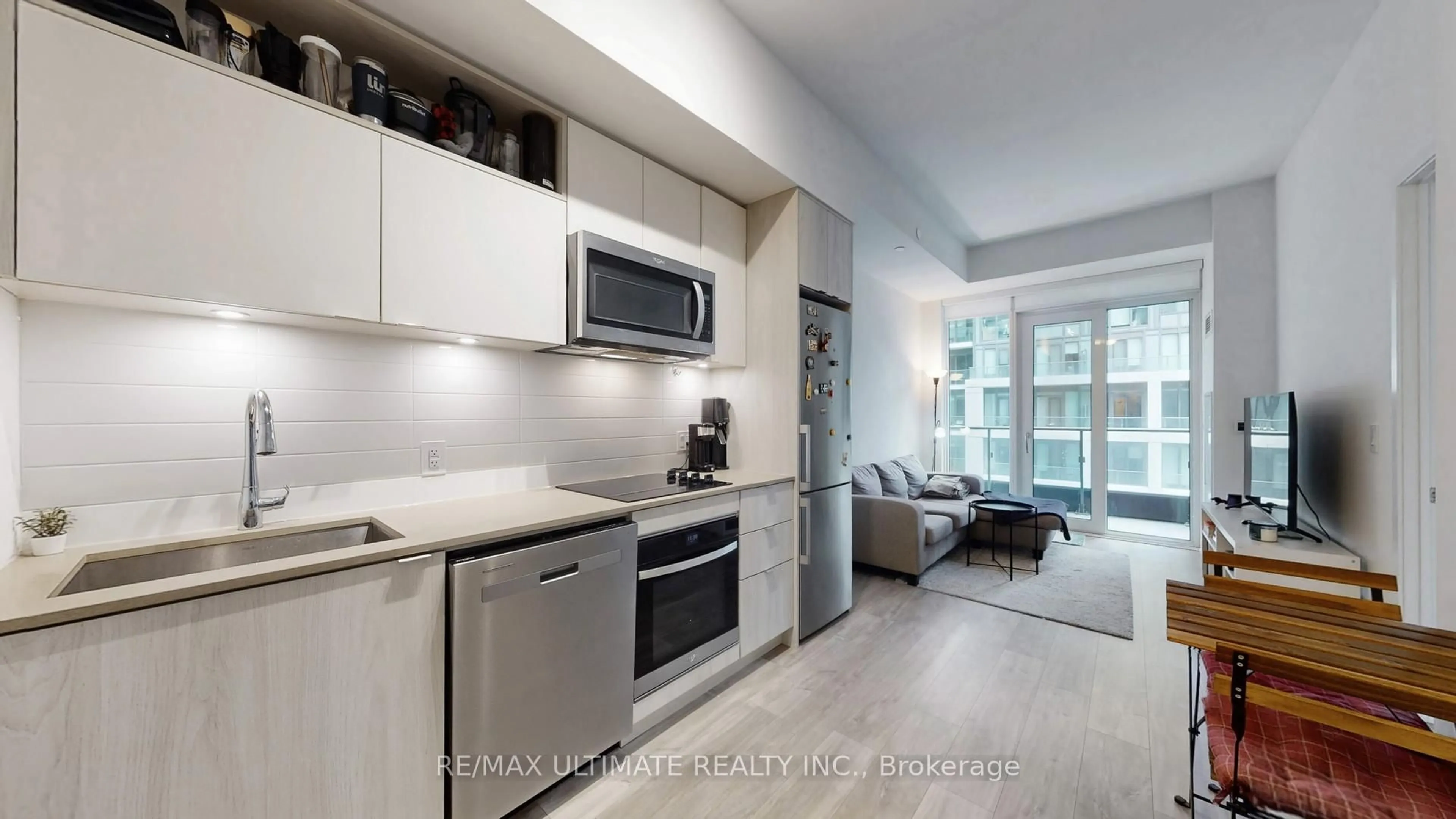Open concept kitchen, ceramic/tile floor for 135 Lower Sherbourne St #1740, Toronto Ontario M5A 1Y4