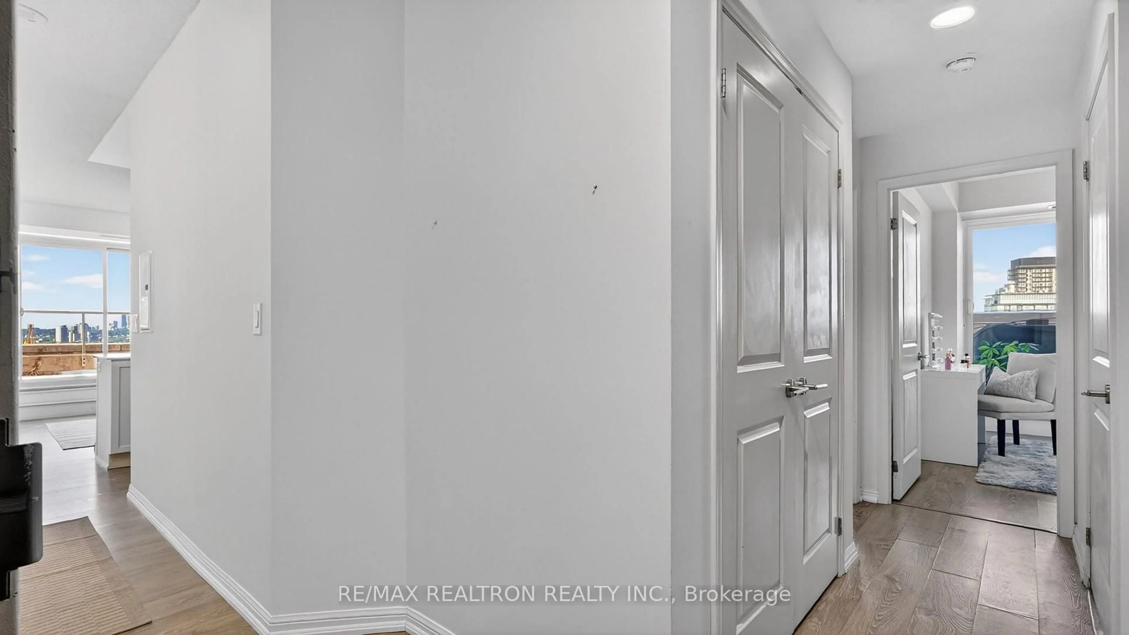 Unknown for 125 Western Battery Rd #2902, Toronto Ontario M6K 3R8