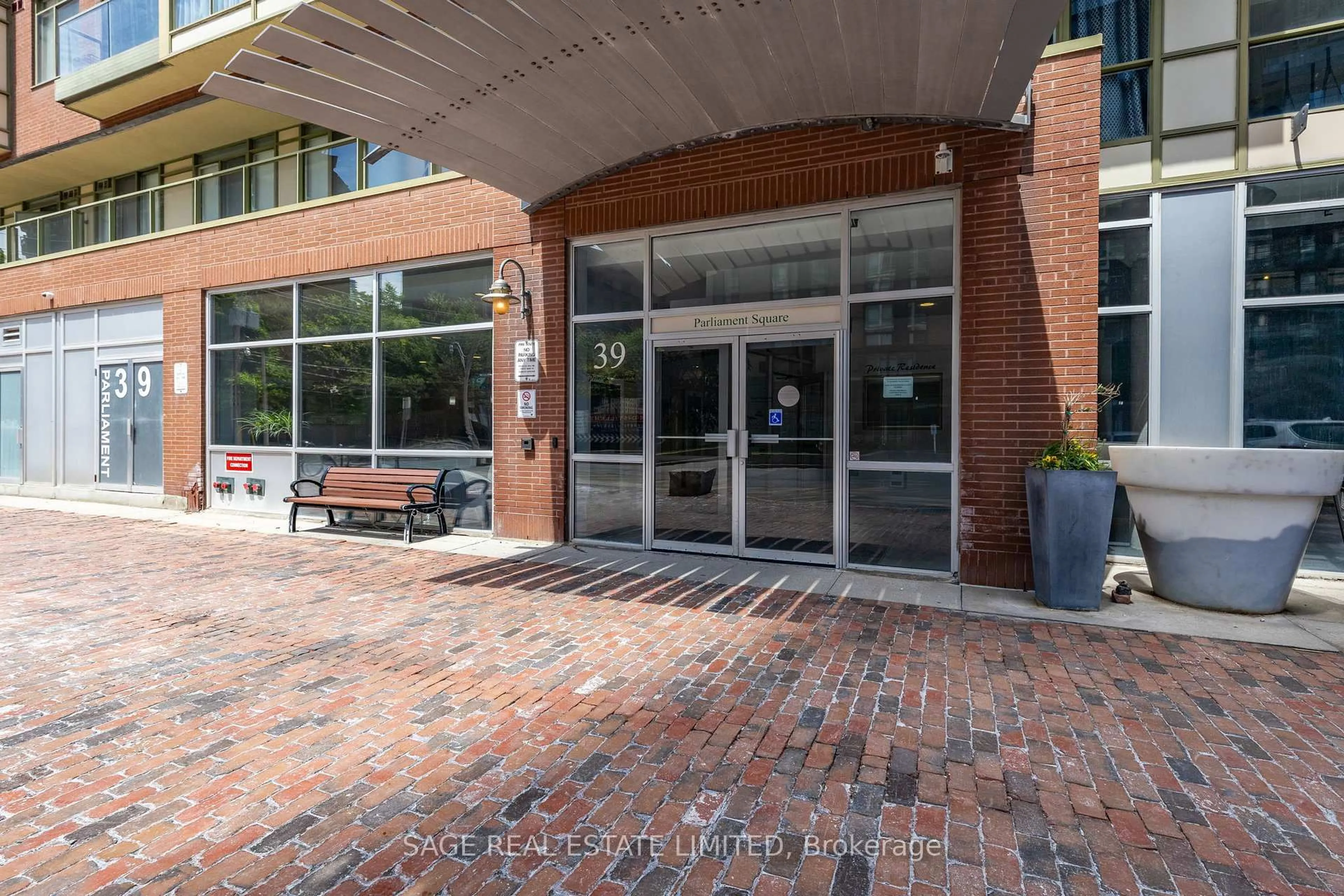 Unknown for 39 Parliament St #314, Toronto Ontario M5A 4R2