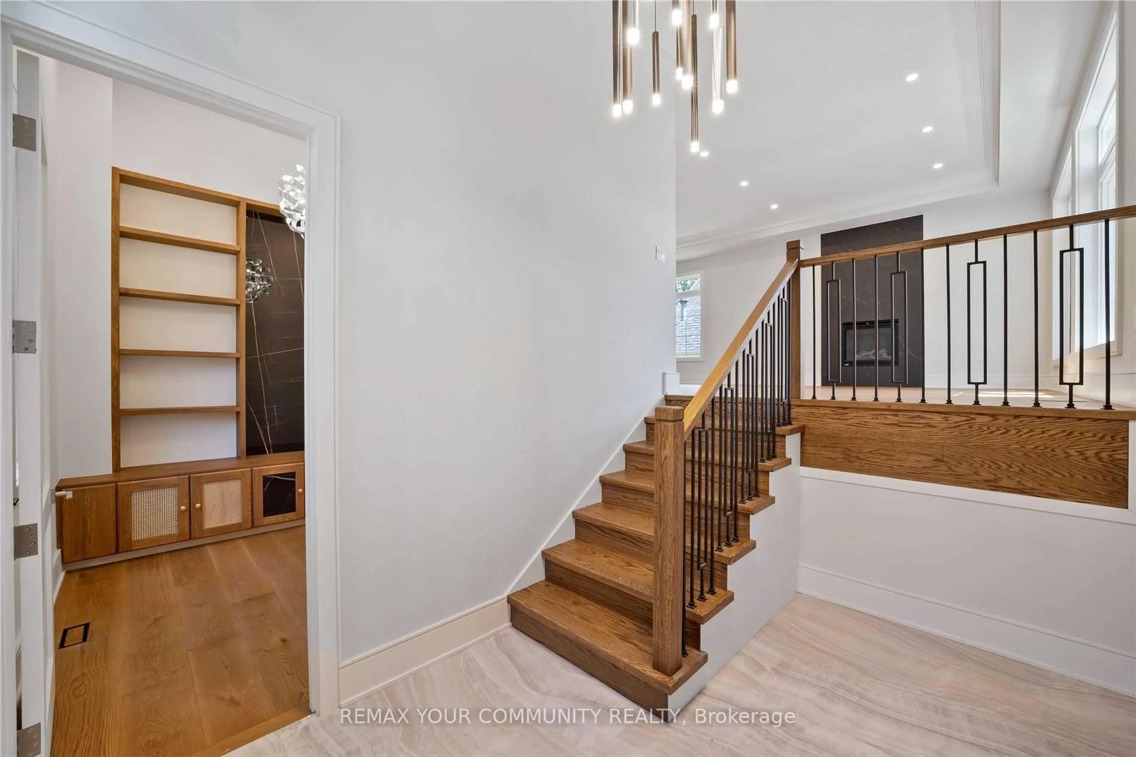 Unknown for 116 Park Home Ave, Toronto Ontario M2N 1W8