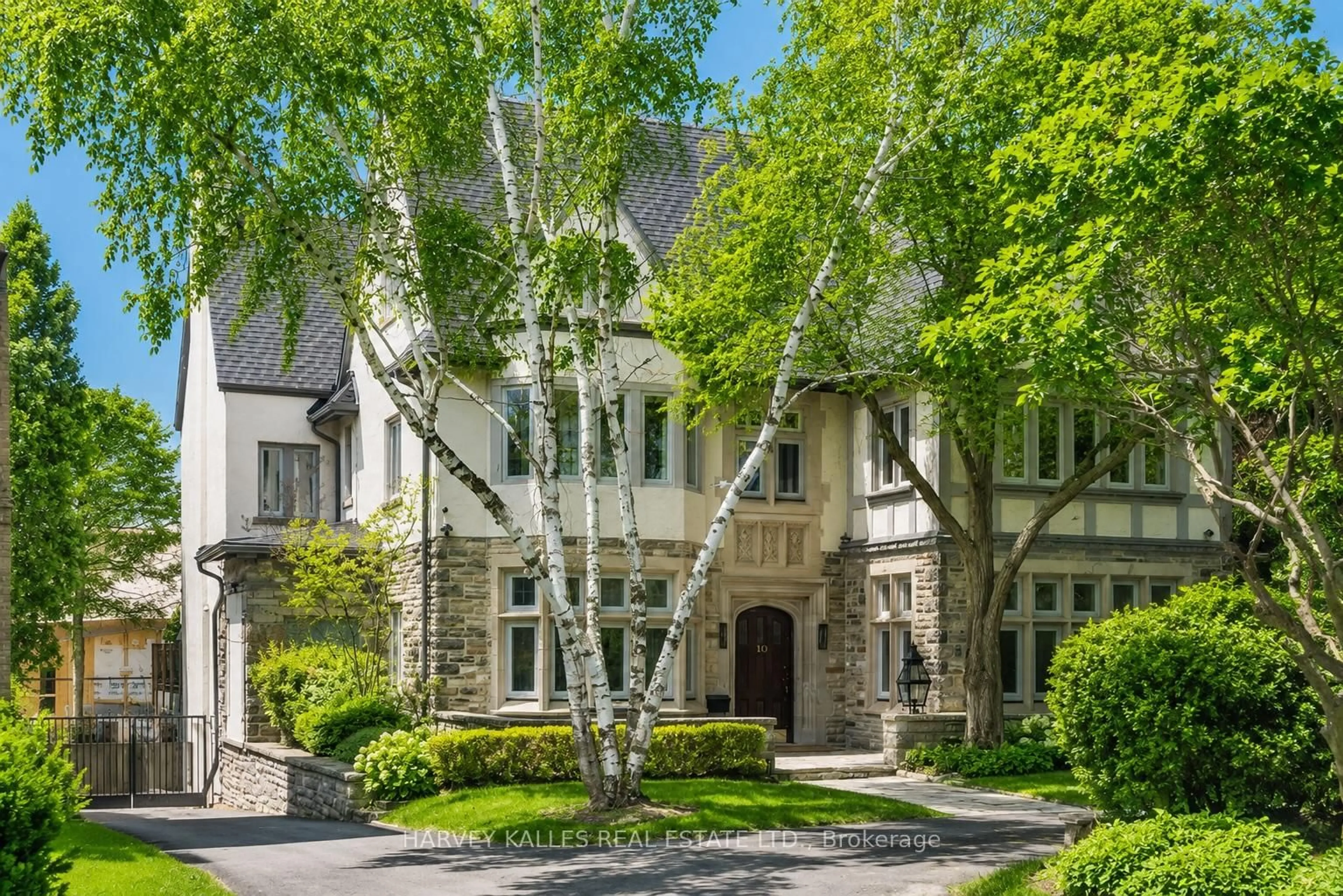 Unknown for 90 Old Forest Hill Rd, Toronto Ontario M5P 2R5