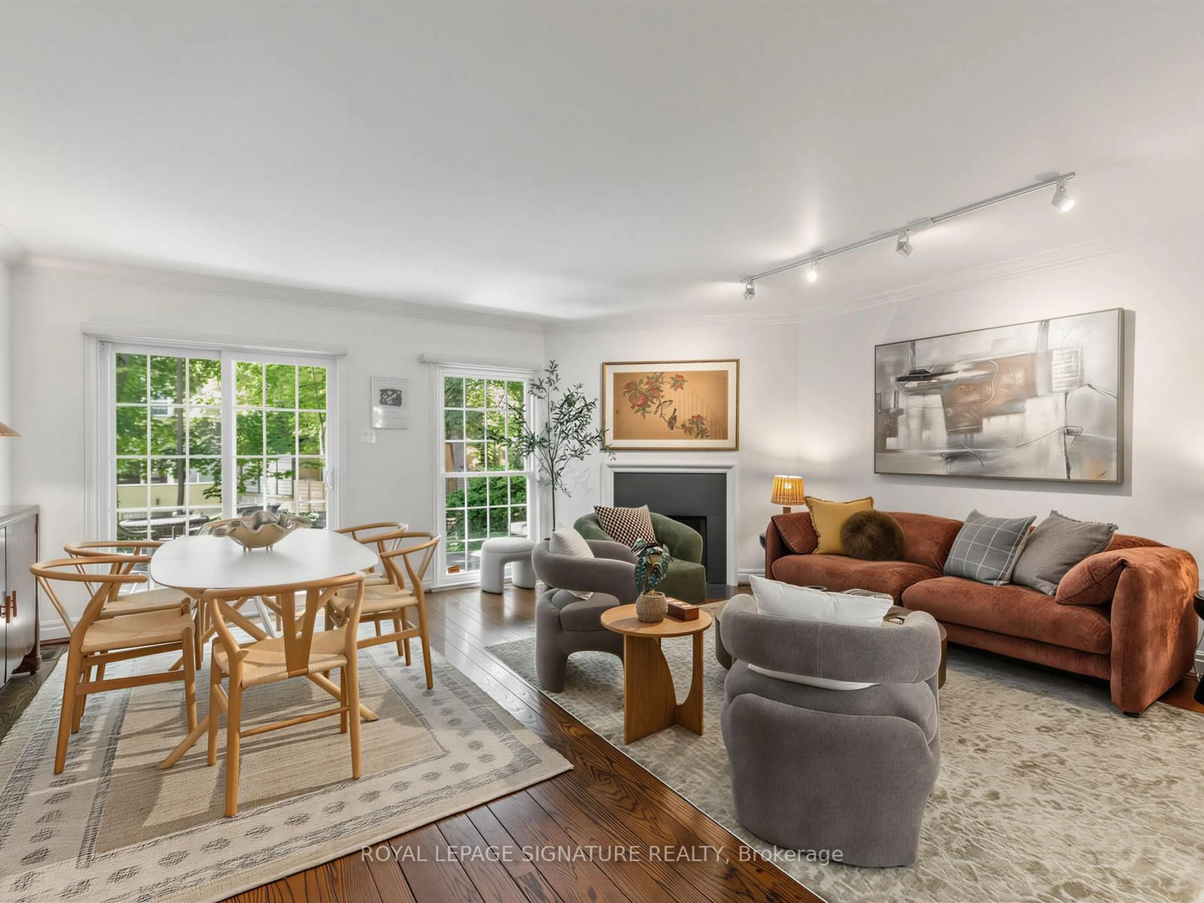 Living room with furniture, unknown for 240 Broadway Ave #11, Toronto Ontario M4P 1V9