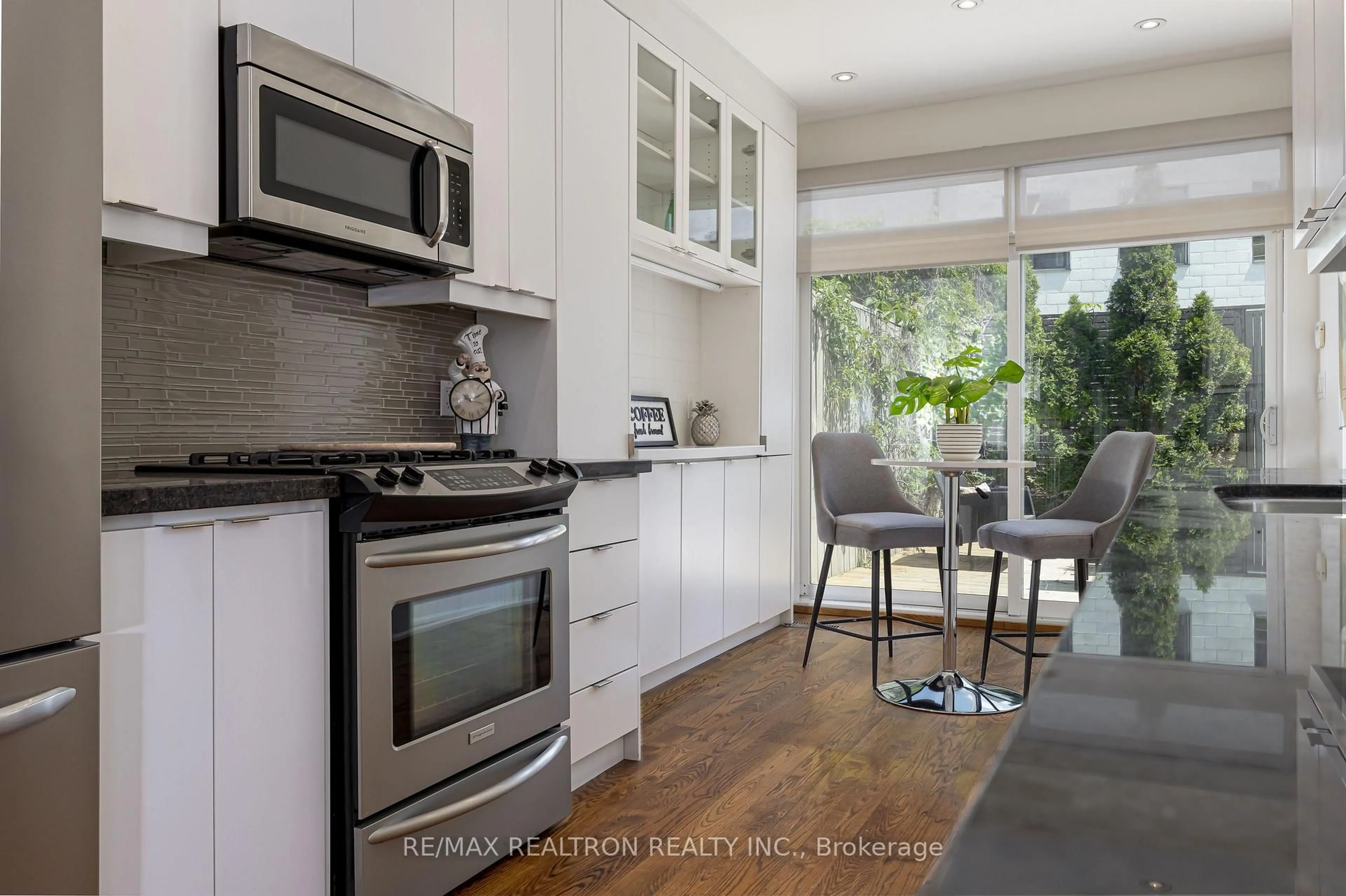 Contemporary kitchen, unknown for 93 Walnut Ave, Toronto Ontario M5V 2S1