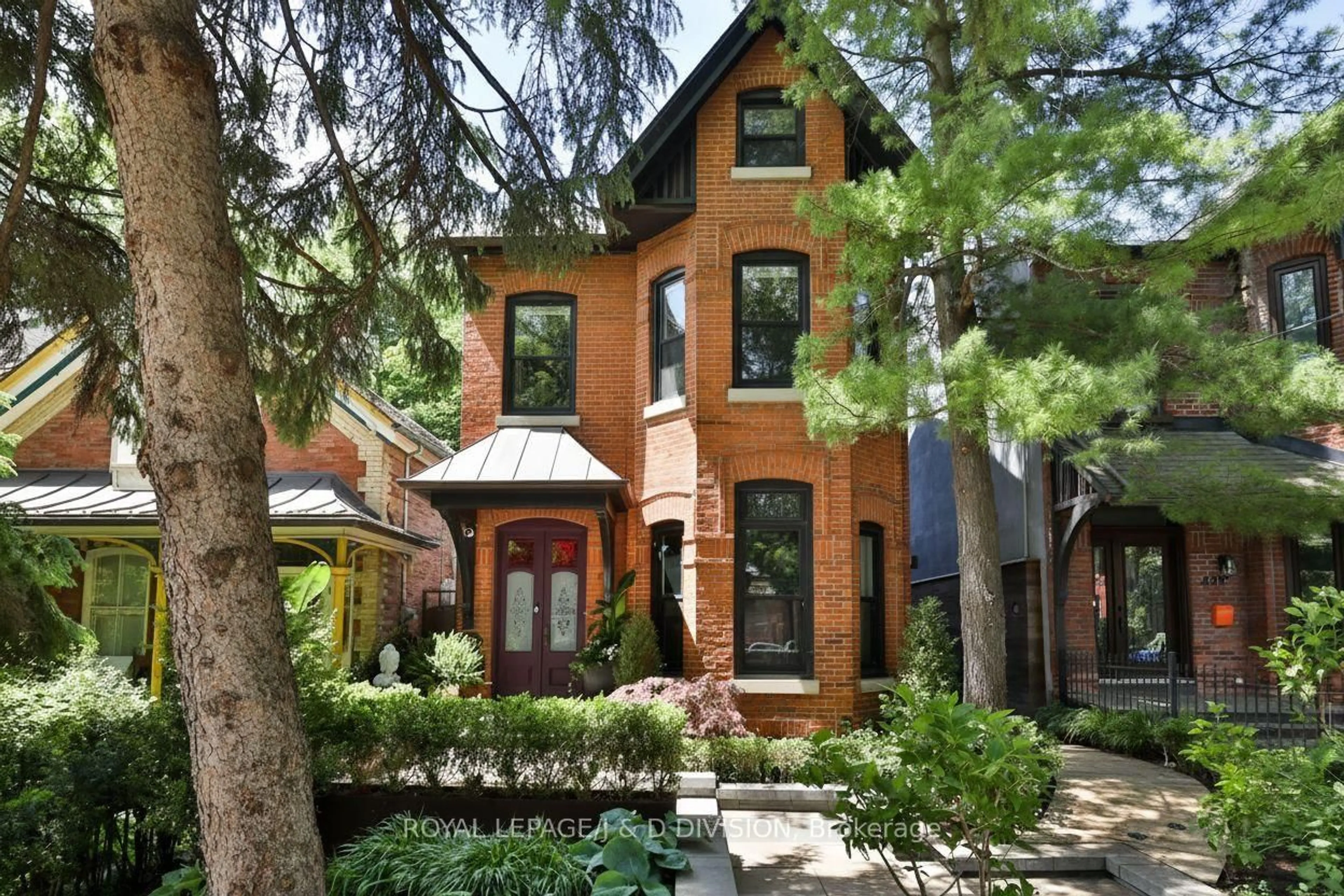 Home with brick exterior material, street for 426 Ontario St, Toronto Ontario M5A 2W1