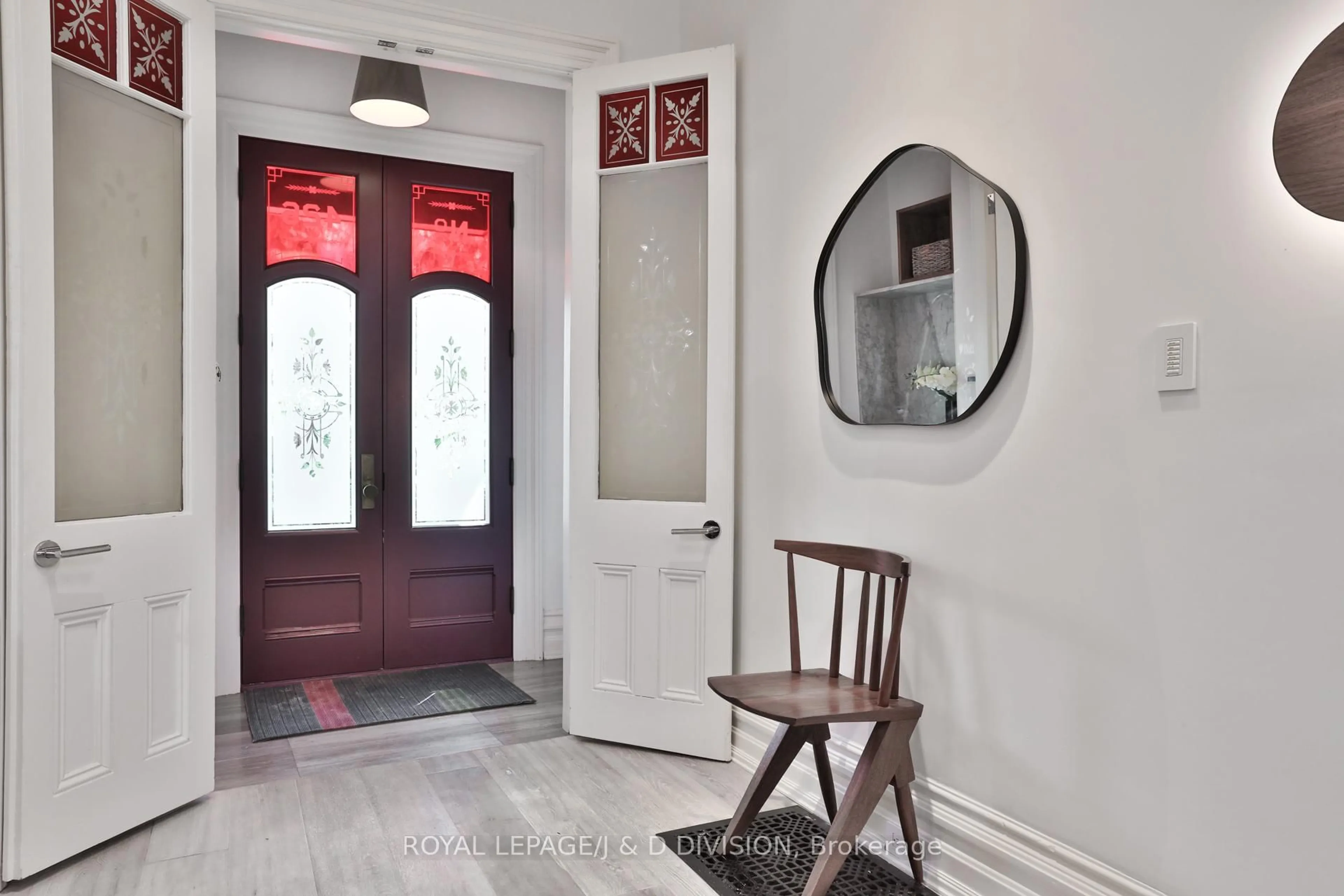 Indoor entryway for 426 Ontario St, Toronto Ontario M5A 2W1