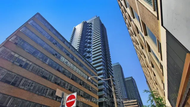 75 St Nicholas St #3208, Toronto