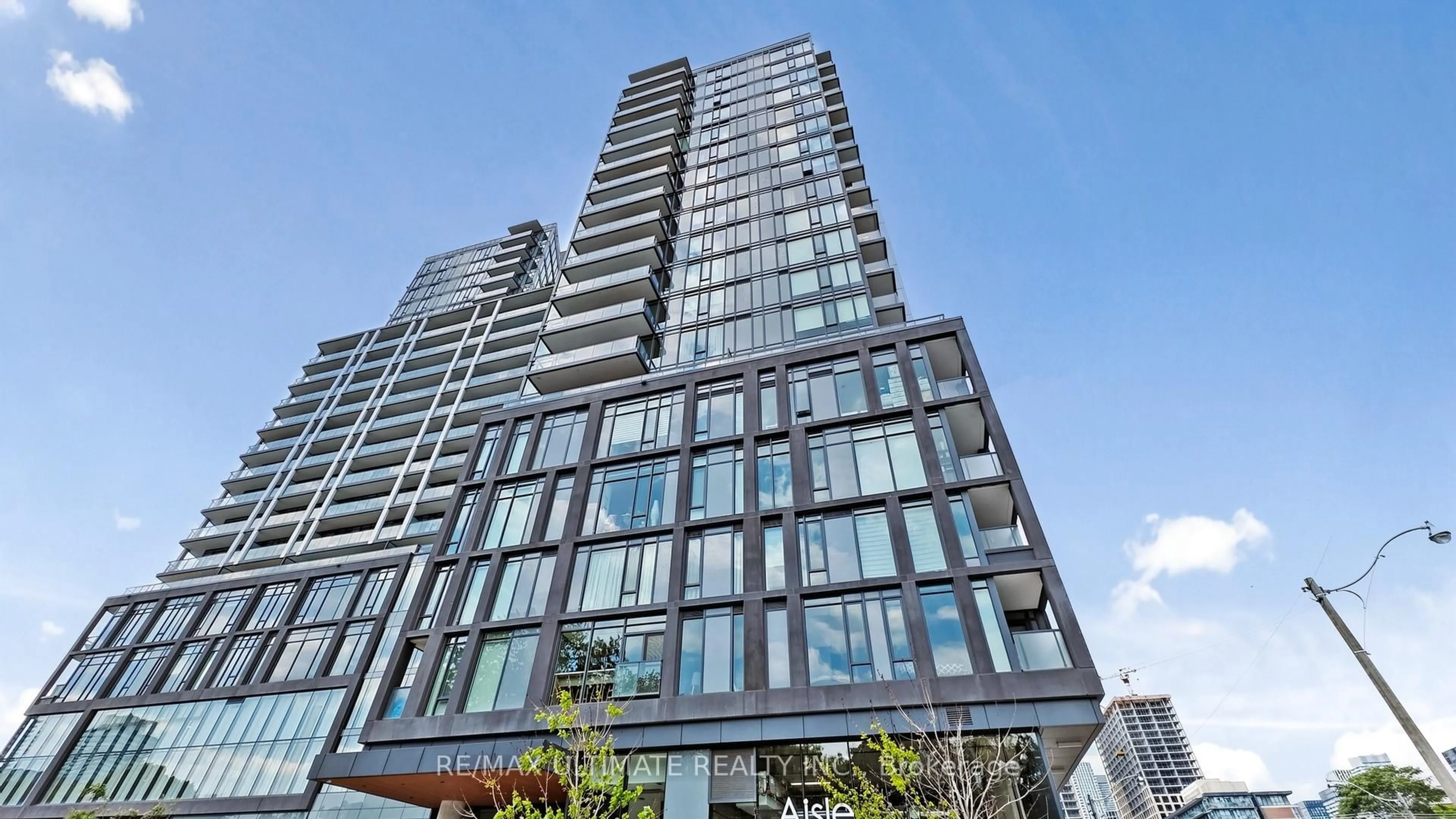 Indoor foyer for 50 Power St #1311, Toronto Ontario M5A 0V3