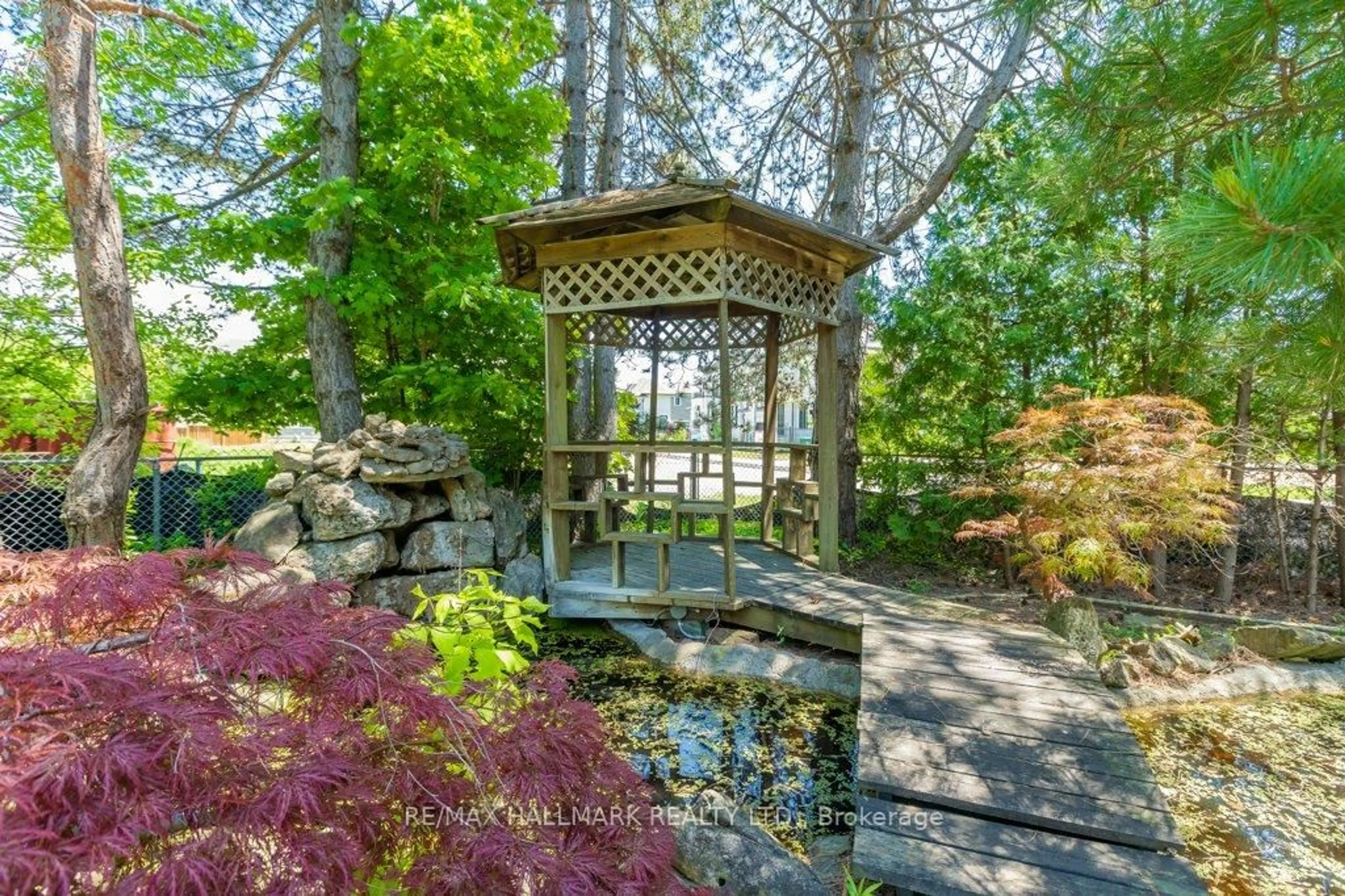 Patio, water/lake/river/ocean view for 13 Ballyconnor Crt, Toronto Ontario M2M 4C5