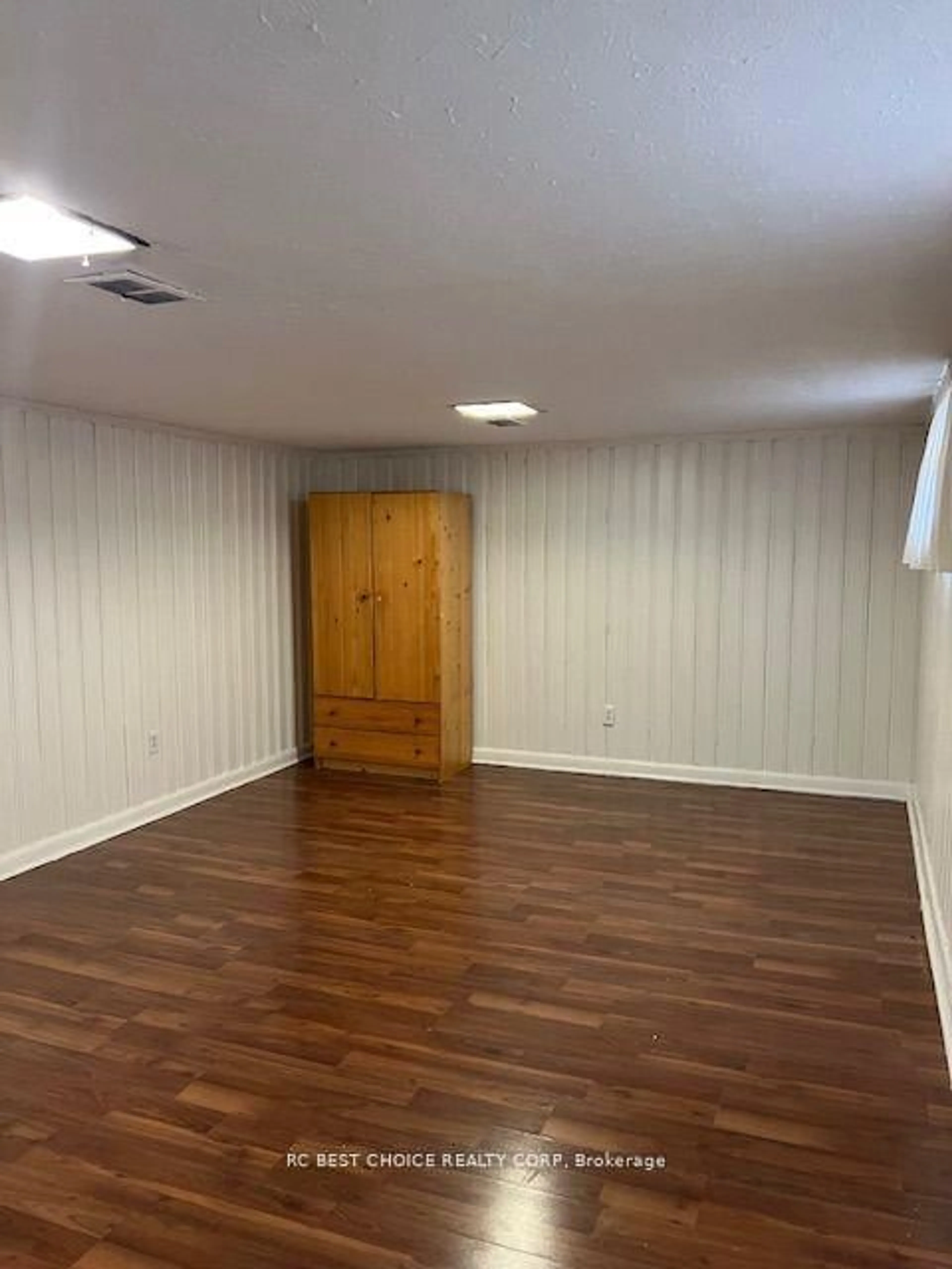 A pic of a room for 173 Poyntz Ave, Toronto Ontario M2N 1J5