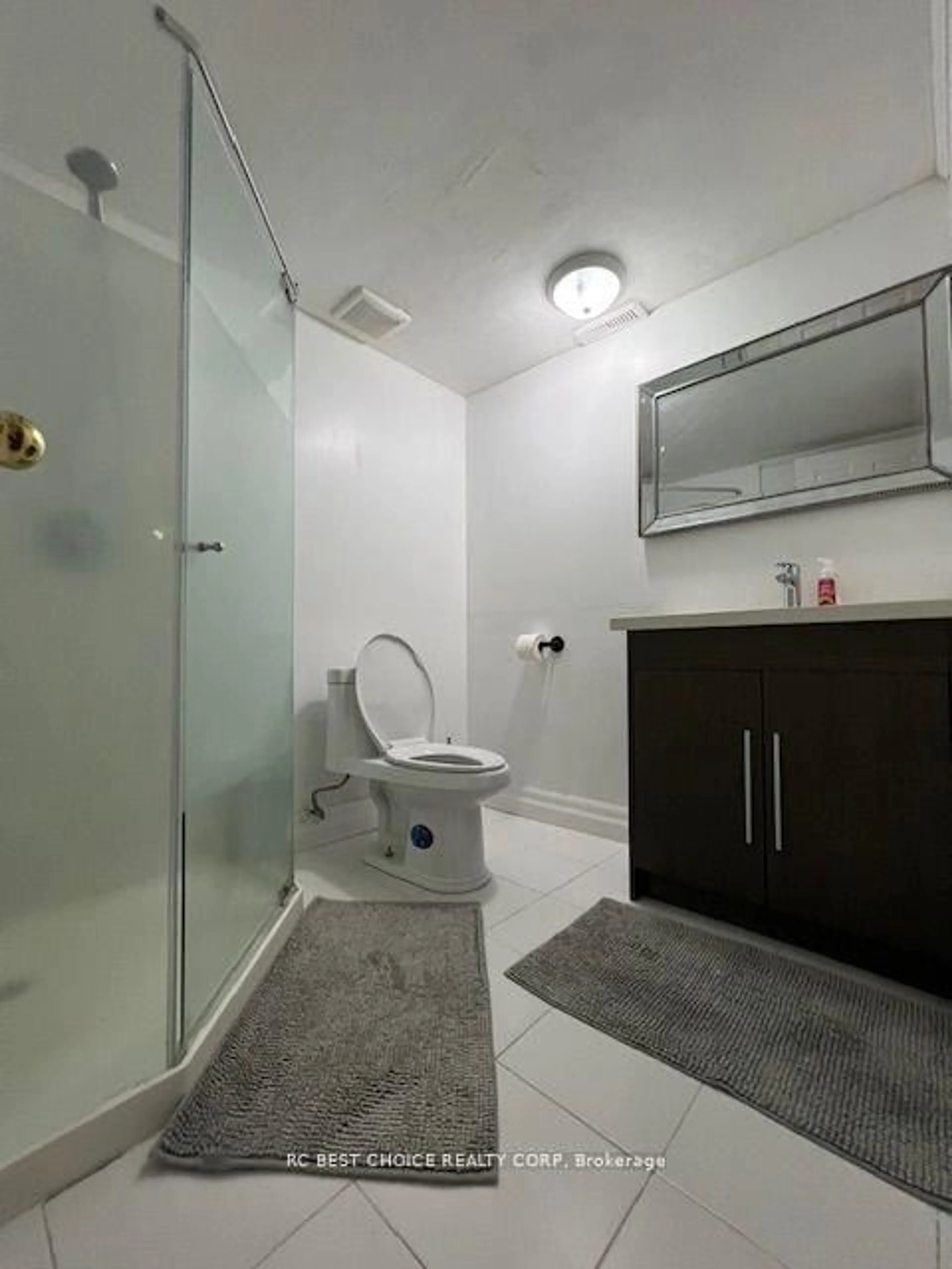 Standard bathroom, unknown for 173 Poyntz Ave, Toronto Ontario M2N 1J5