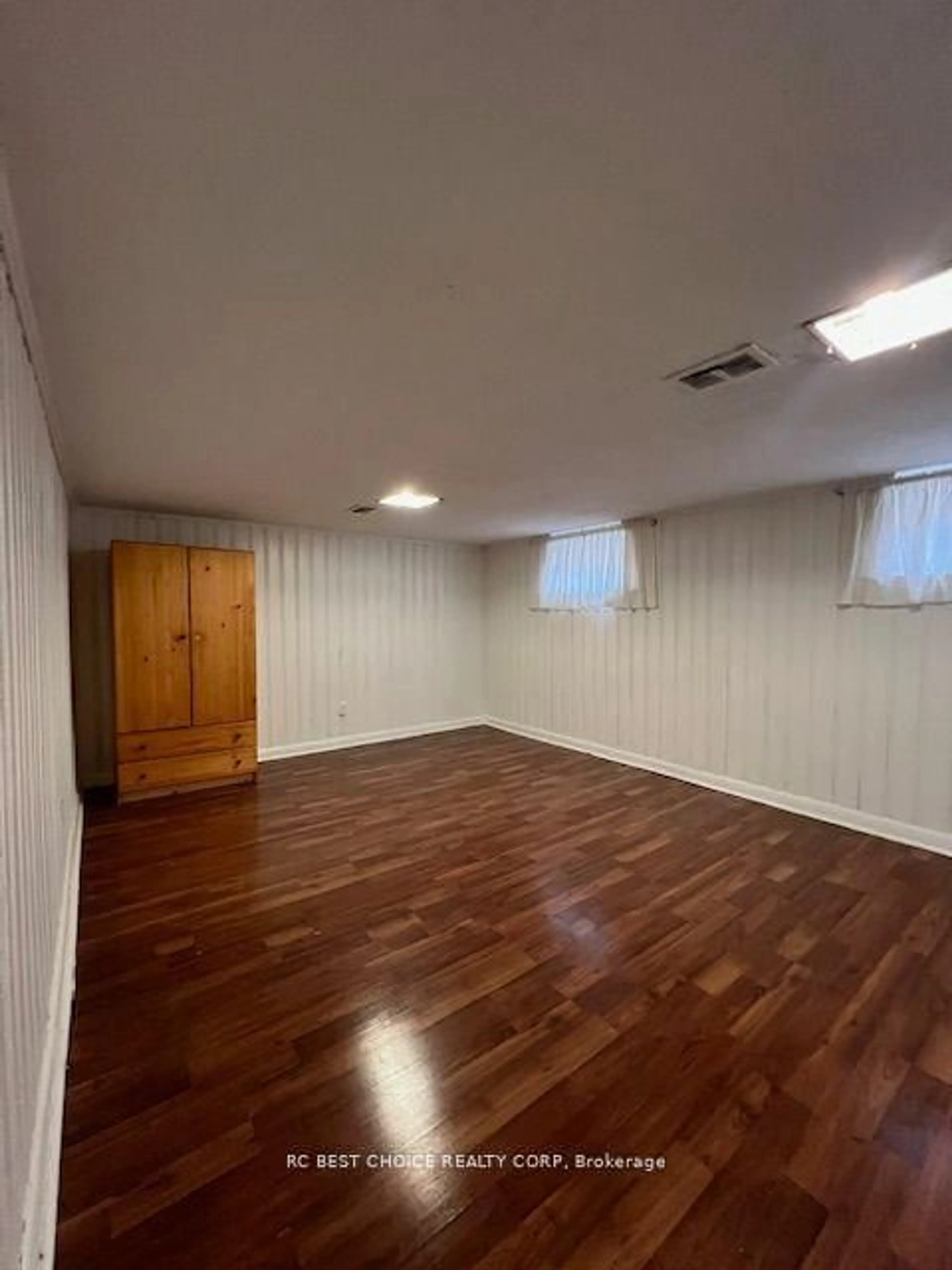 A pic of a room for 173 Poyntz Ave, Toronto Ontario M2N 1J5