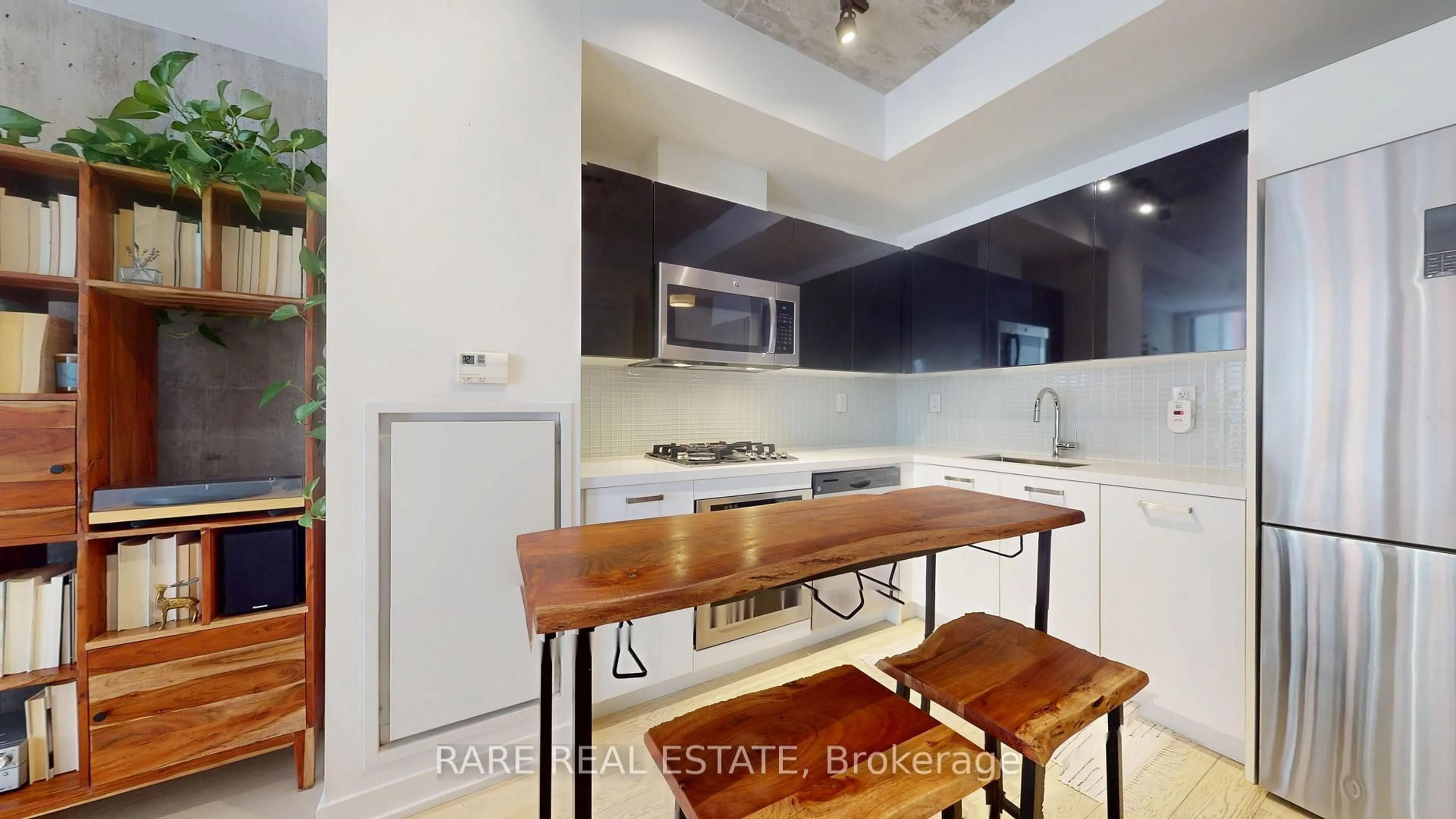 Open concept kitchen, unknown for 39 Brant St #421, Toronto Ontario M5V 0M8