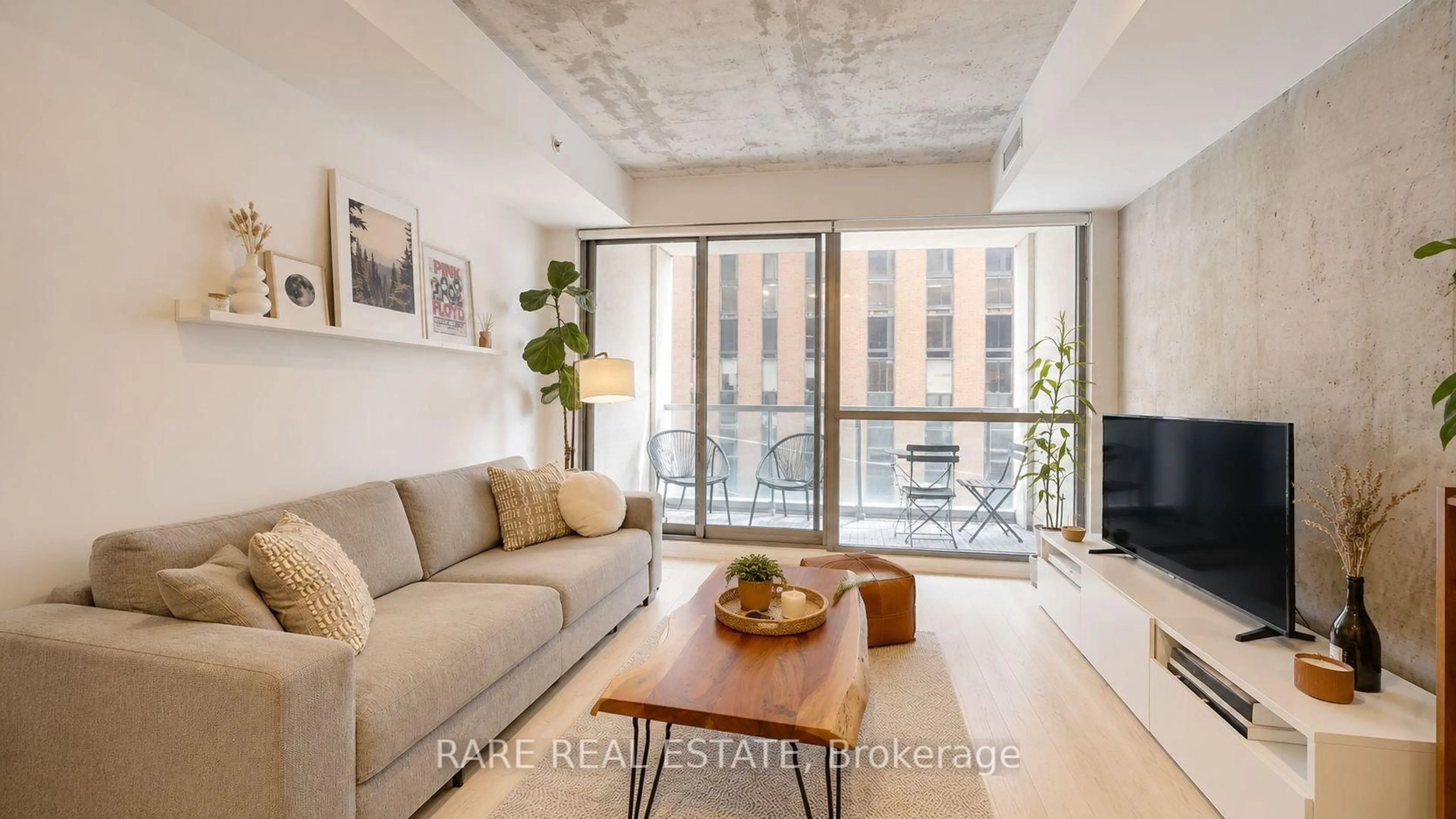 Living room with furniture, unknown for 39 Brant St #421, Toronto Ontario M5V 0M8