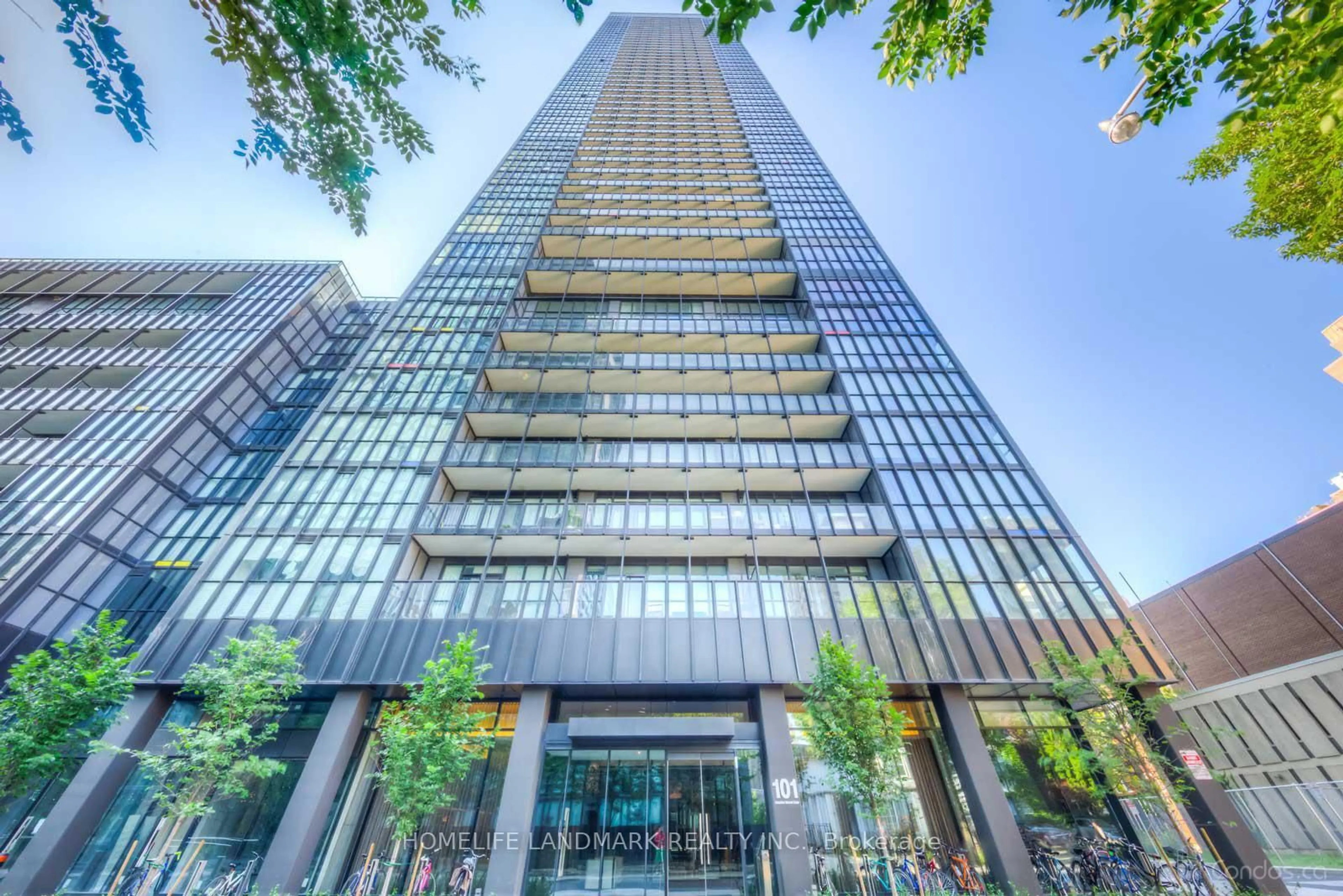 Indoor foyer for 101 Charles St #606, Toronto Ontario M4Y 0A9