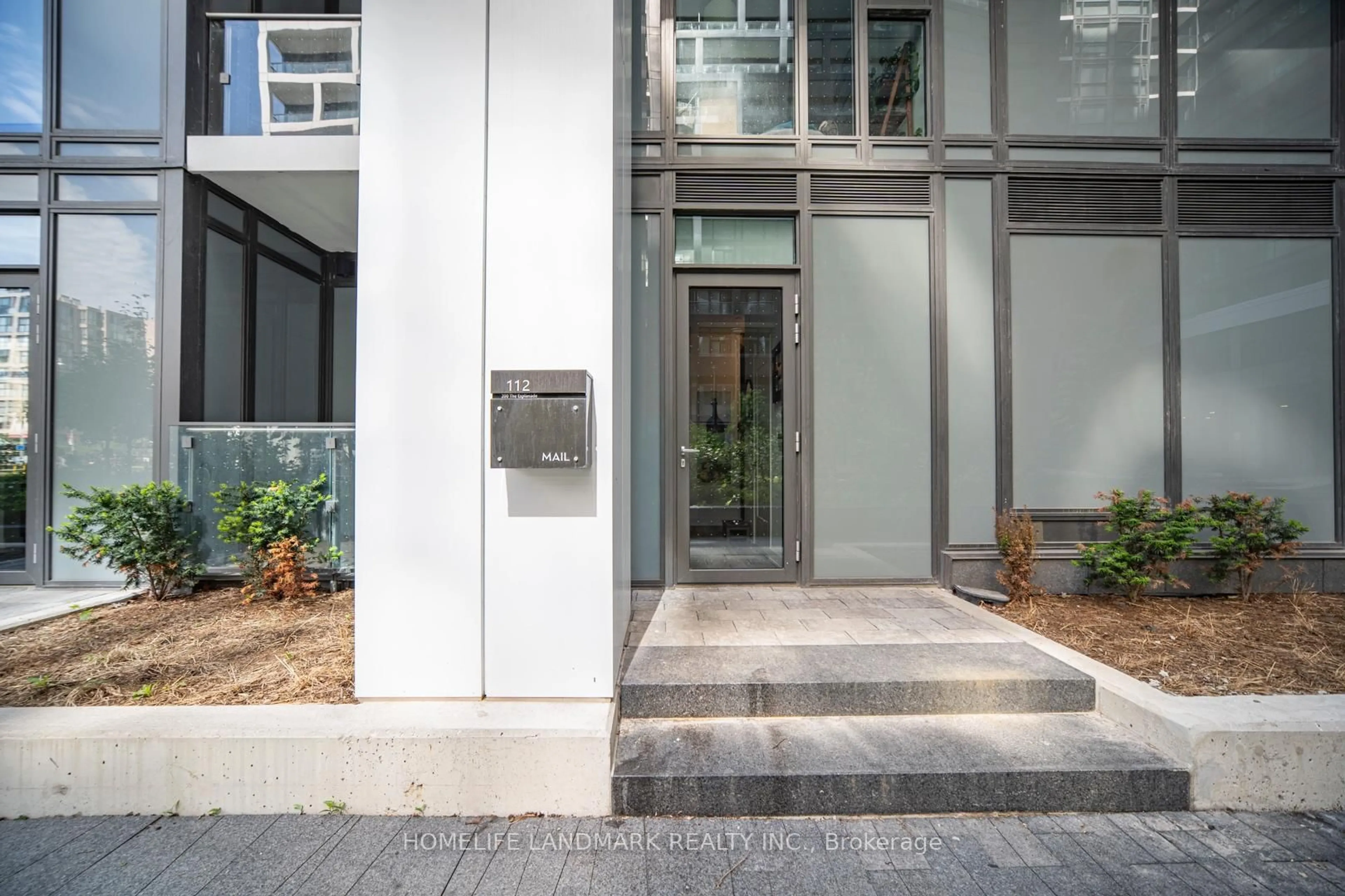 Indoor foyer for 121 Lower Sherbourne St #112, Toronto Ontario M5A 0W8