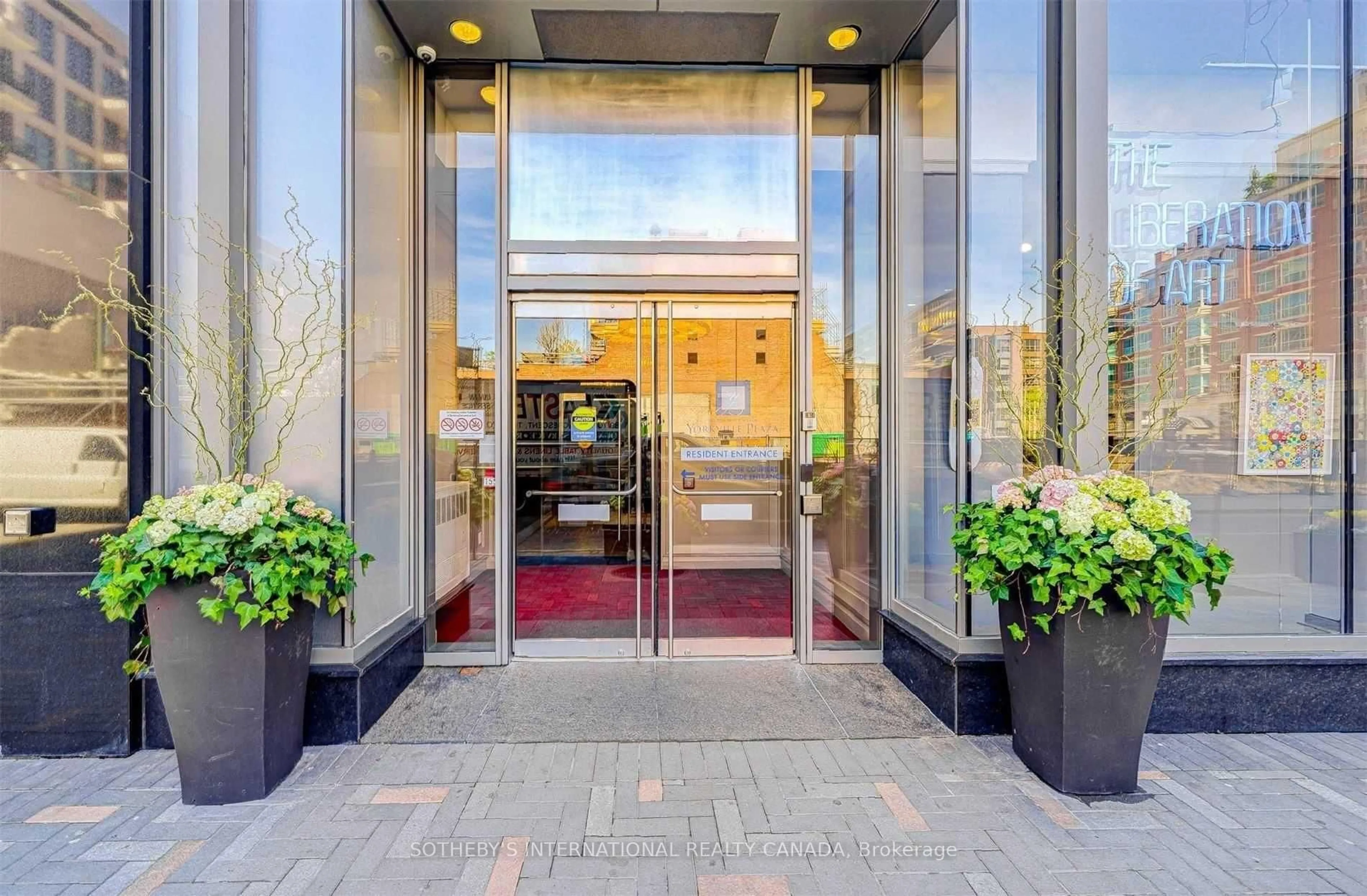 Unknown for 155 Yorkville Ave #2018, Toronto Ontario M5R 0B4