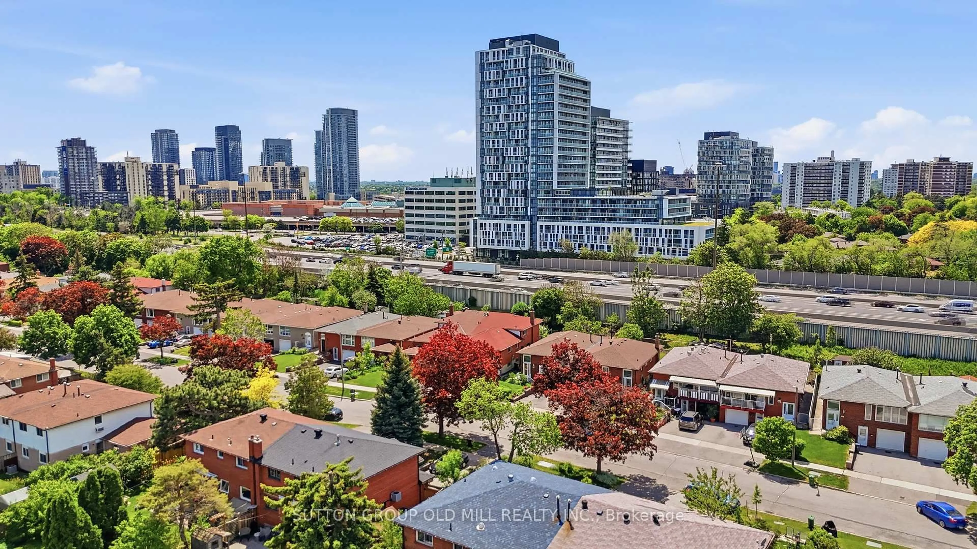 A pic from outside/outdoor area/front of a property/back of a property/a pic from drone, city buildings view from balcony for 94 Muirhead Rd, Toronto Ontario M2J 3W4