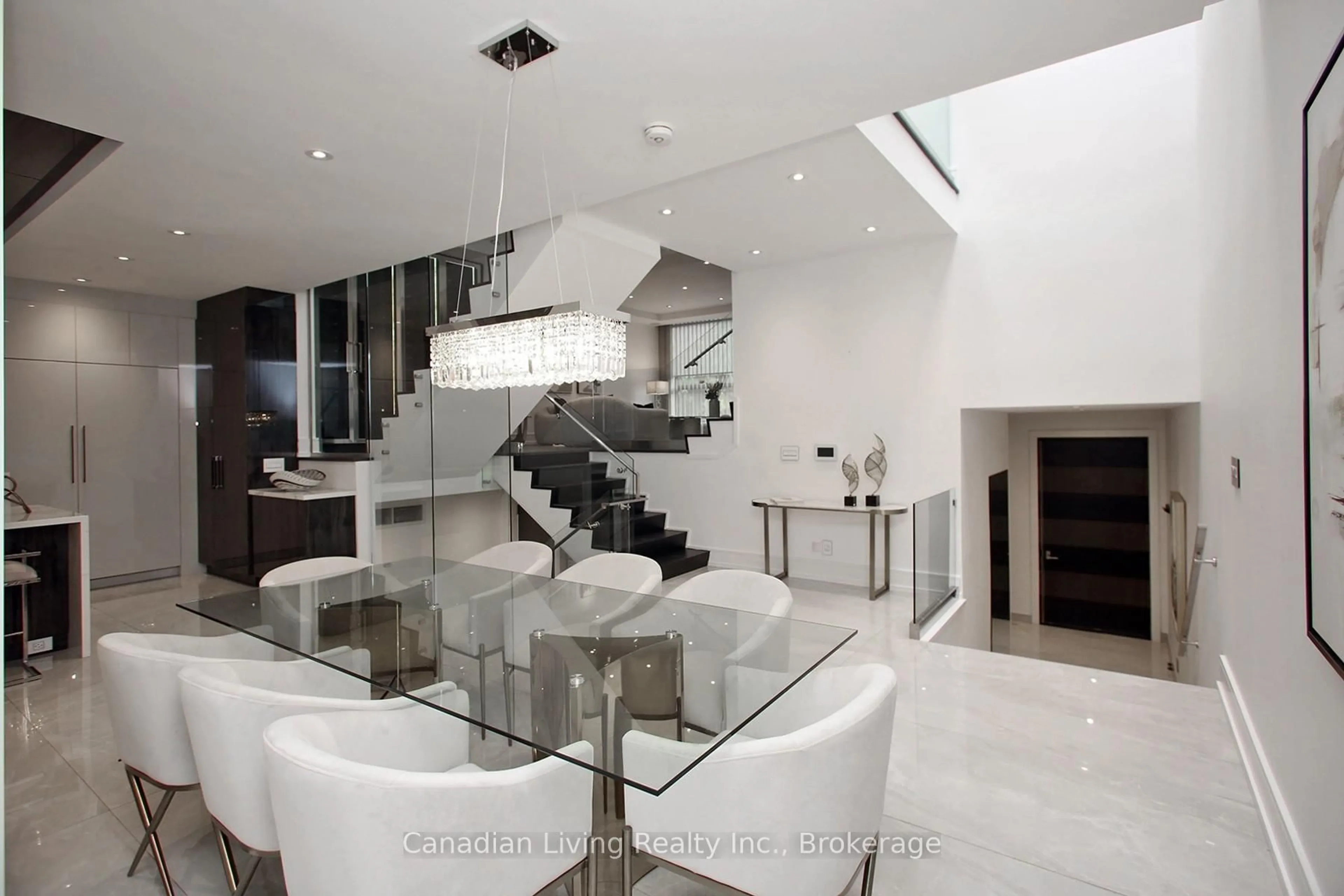 Unknown for 554 St Clements Ave, Toronto Ontario M5N 1M6