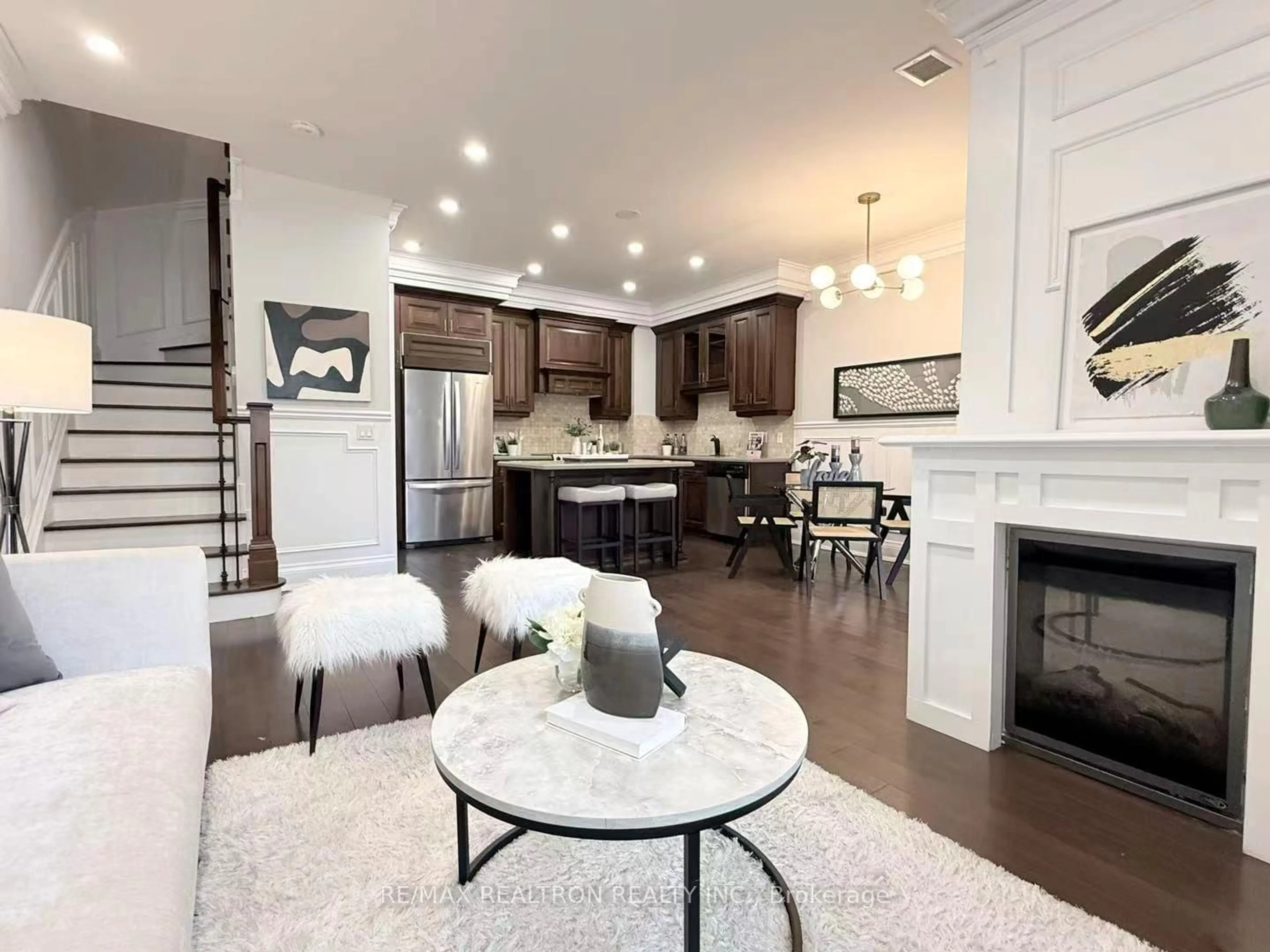 Open concept kitchen, unknown for 274 Duplex Ave, Toronto Ontario M2M 0A4