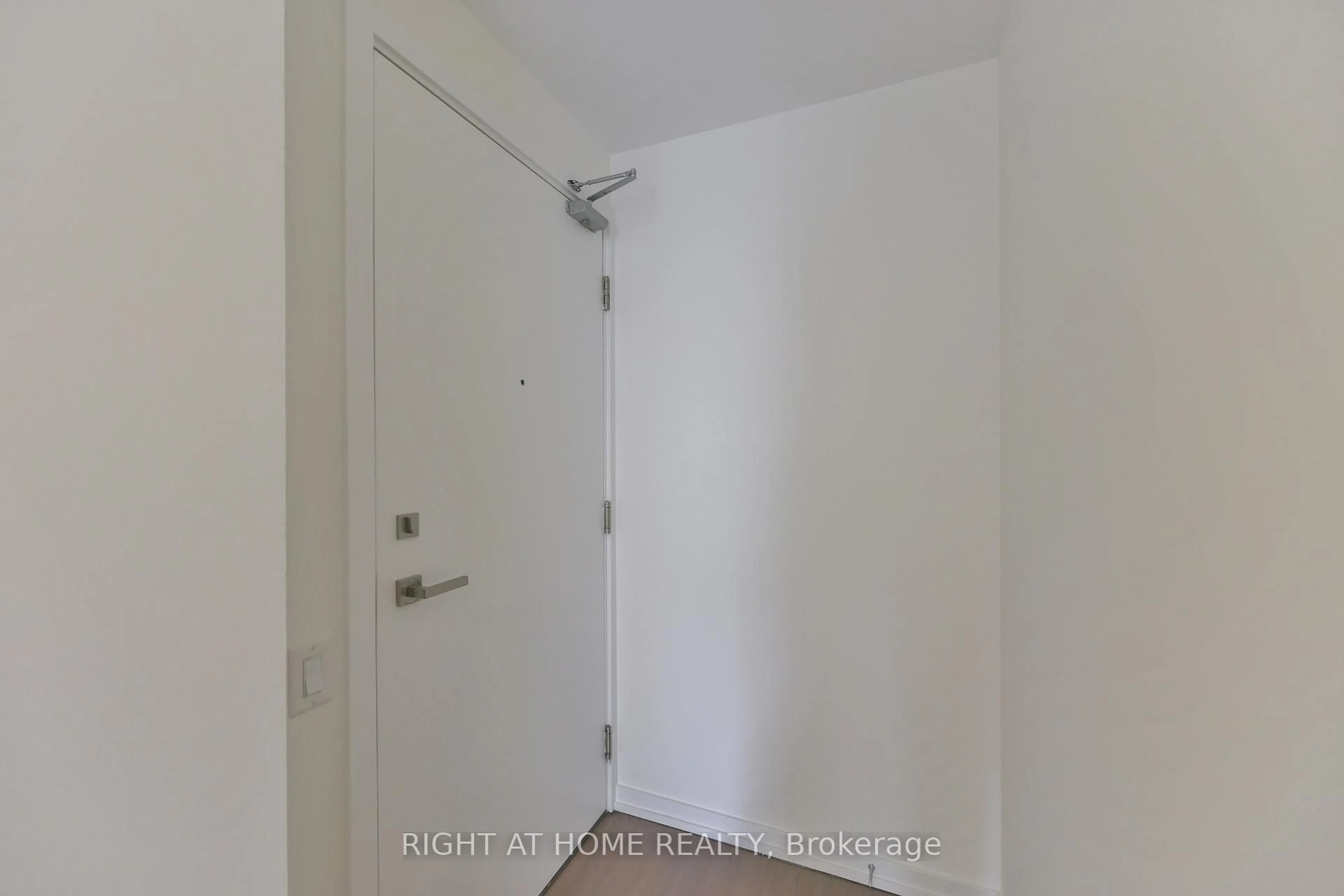 A pic of a room for 101 Peter St #3903, Toronto Ontario M5V 0G6