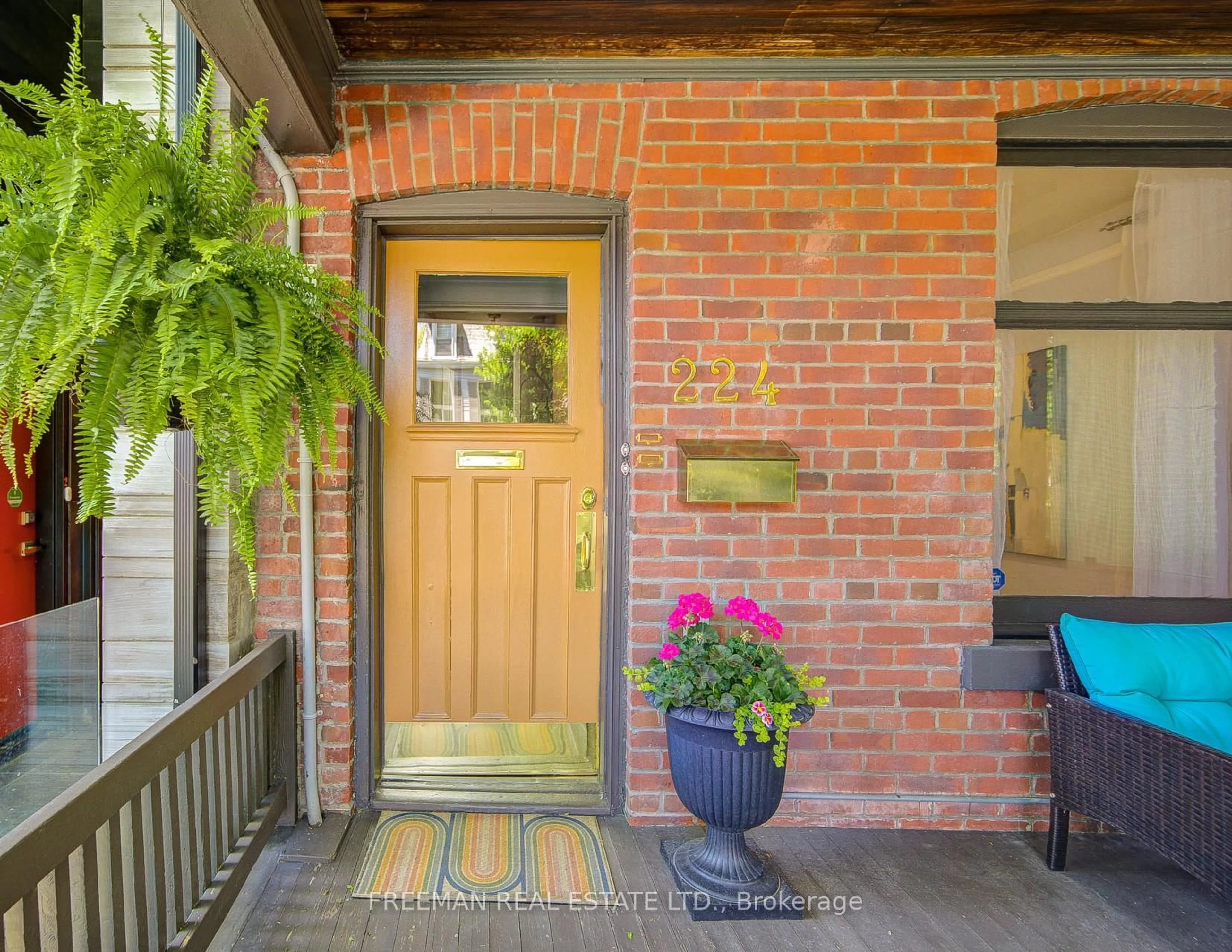 Unknown for 224 Lippincott St, Toronto Ontario M5S 2P5