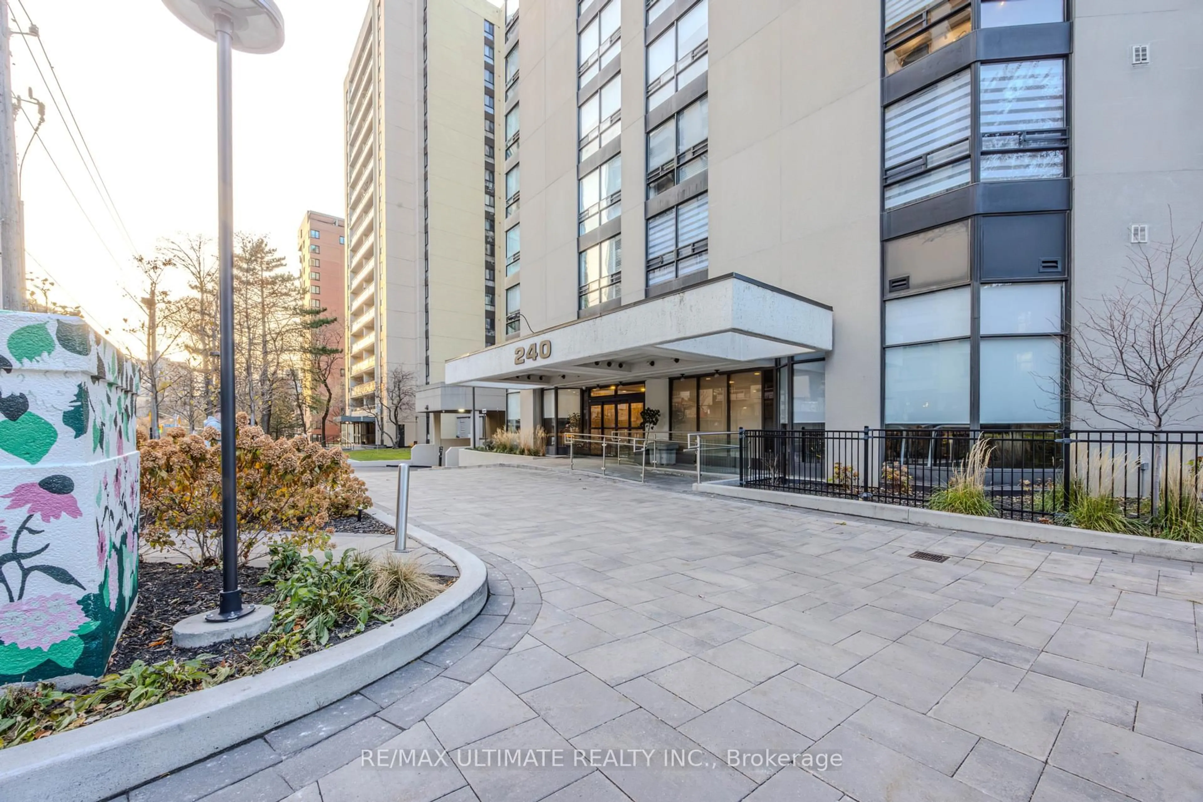 Unknown for 240 Heath St #201, Toronto Ontario M5P 3L5