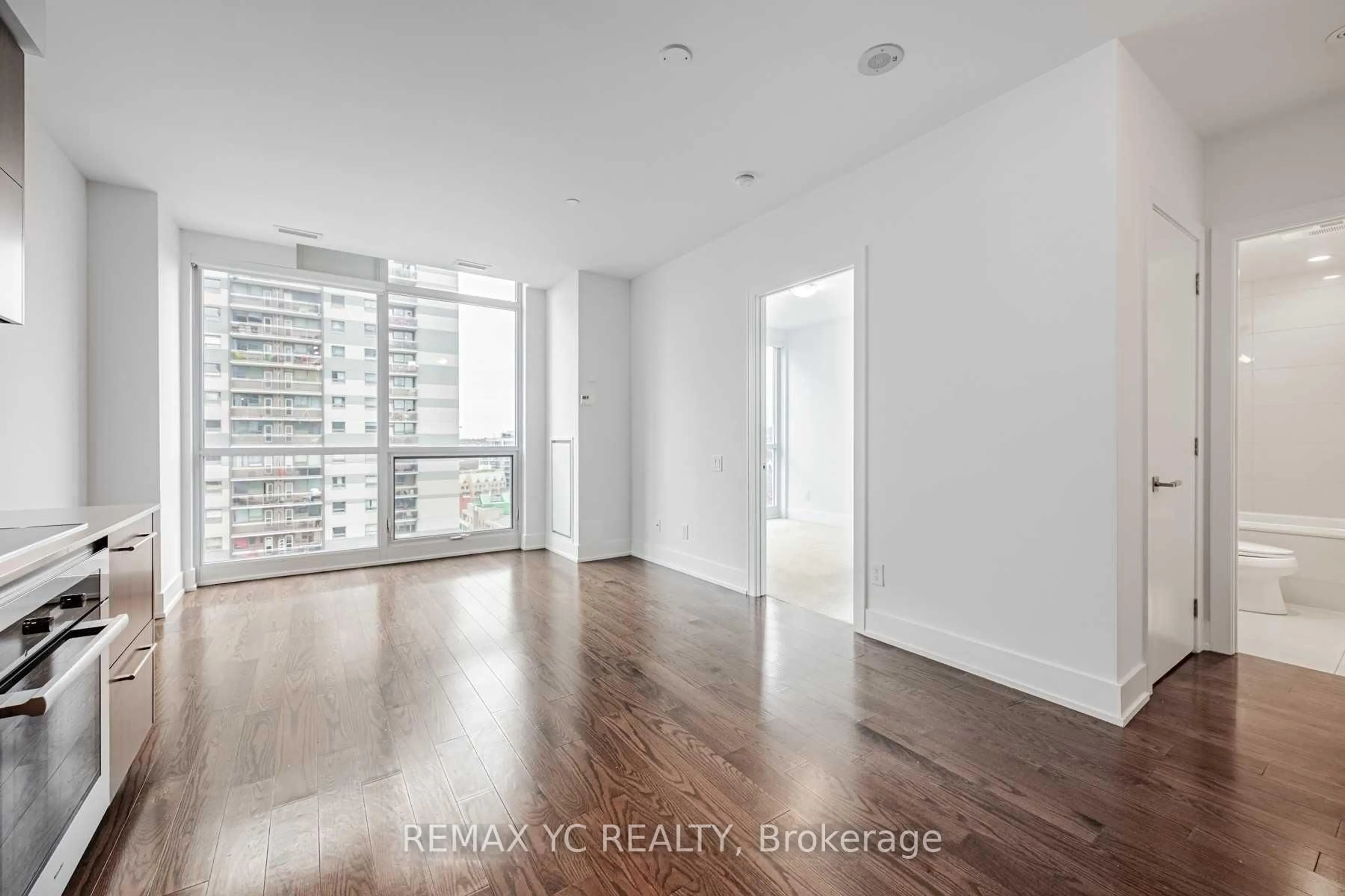 A pic of a room for 170 Avenue Rd #1104, Toronto Ontario M5R 0A4