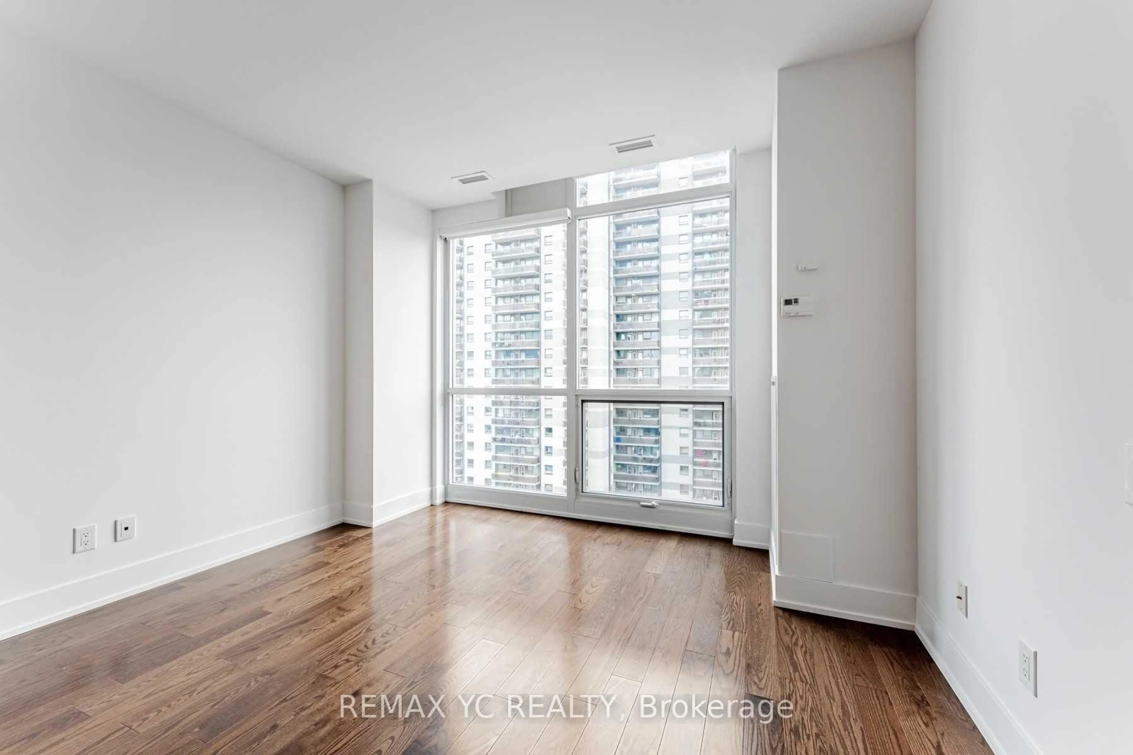A pic of a room for 170 Avenue Rd #1104, Toronto Ontario M5R 0A4
