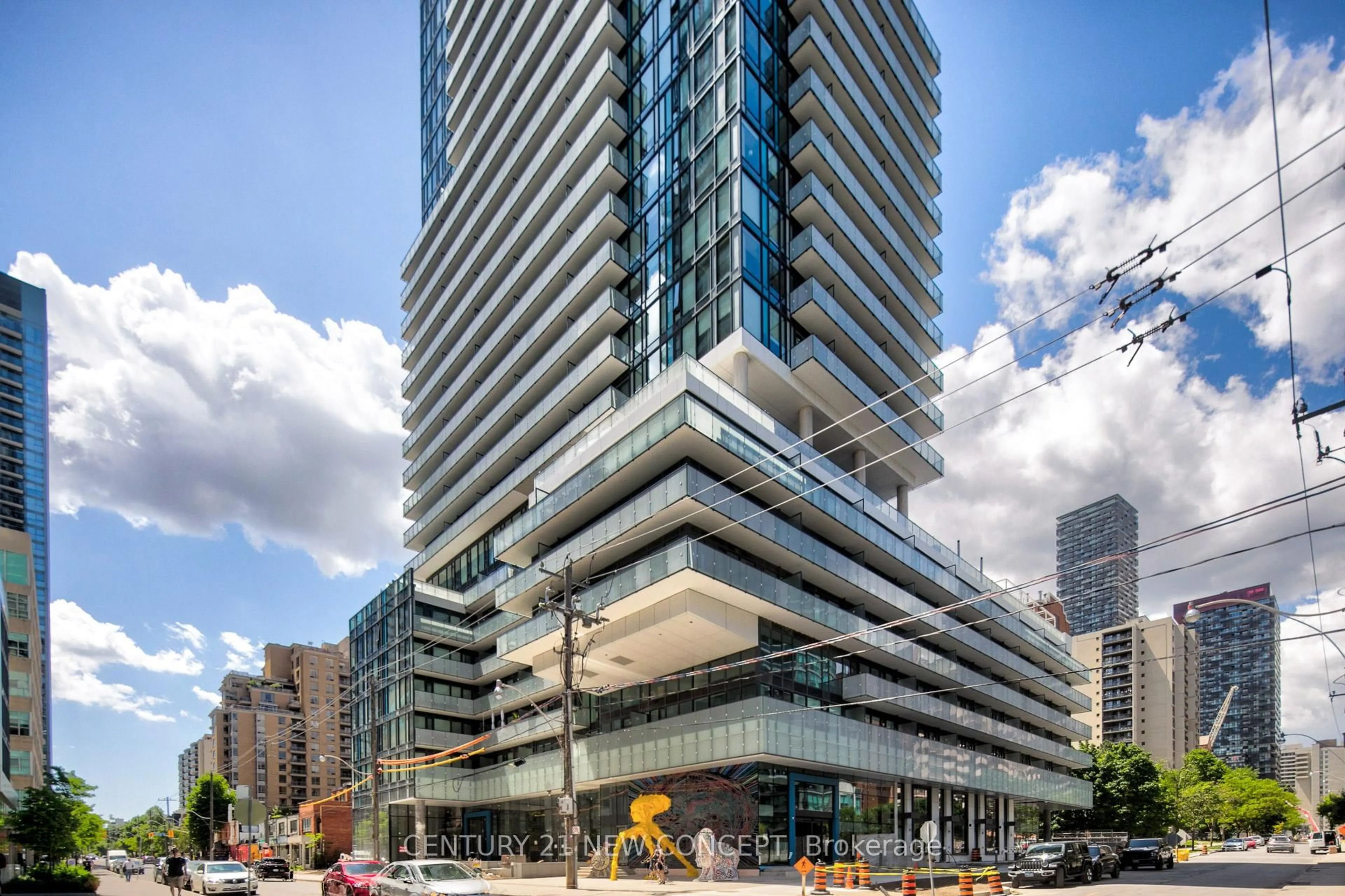 Indoor foyer for 161 Roehampton Ave #2011, Toronto Ontario M4P 0C8