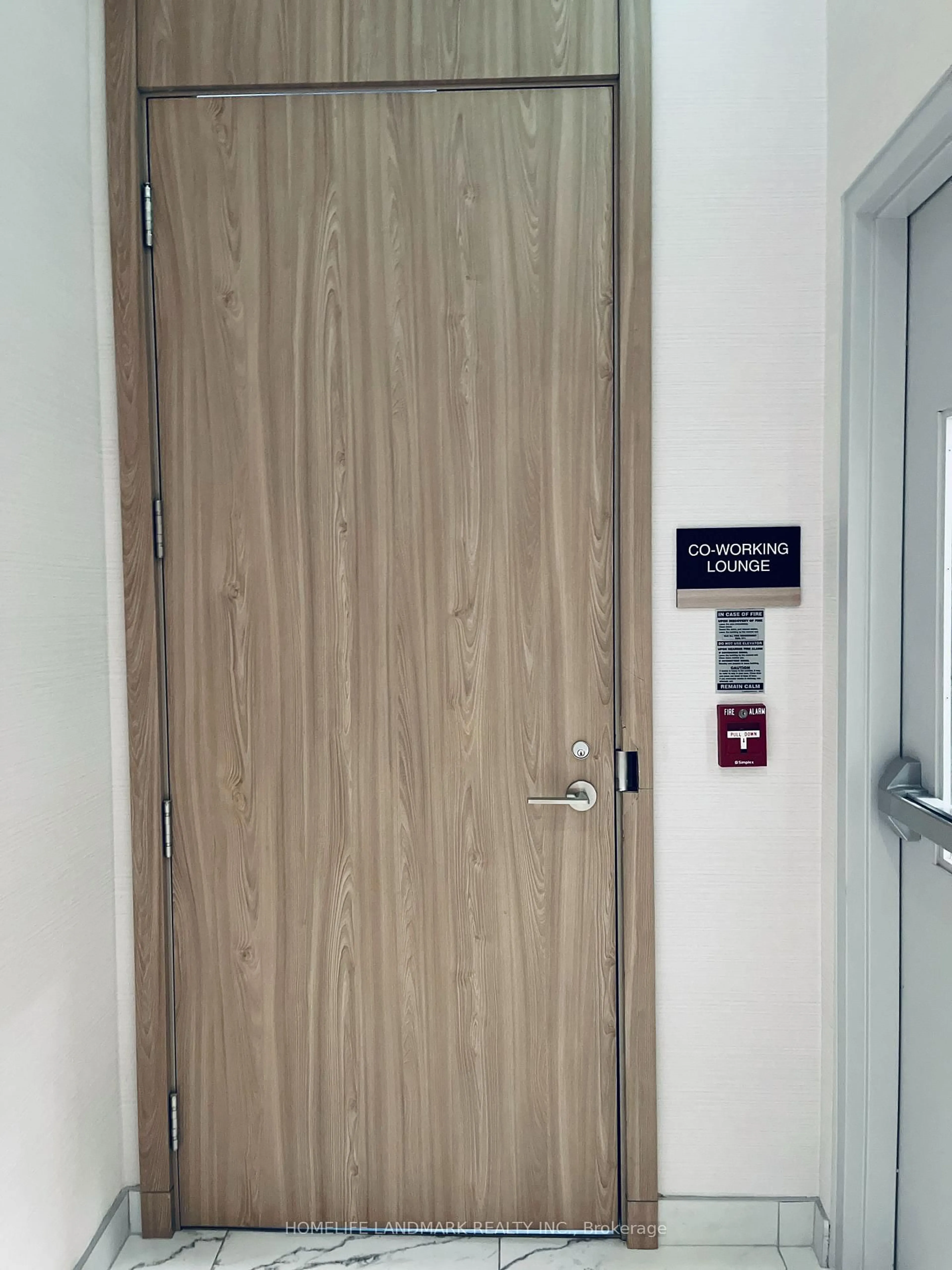 Indoor foyer for 65 Mutual St #704, Toronto Ontario M5B 0E5