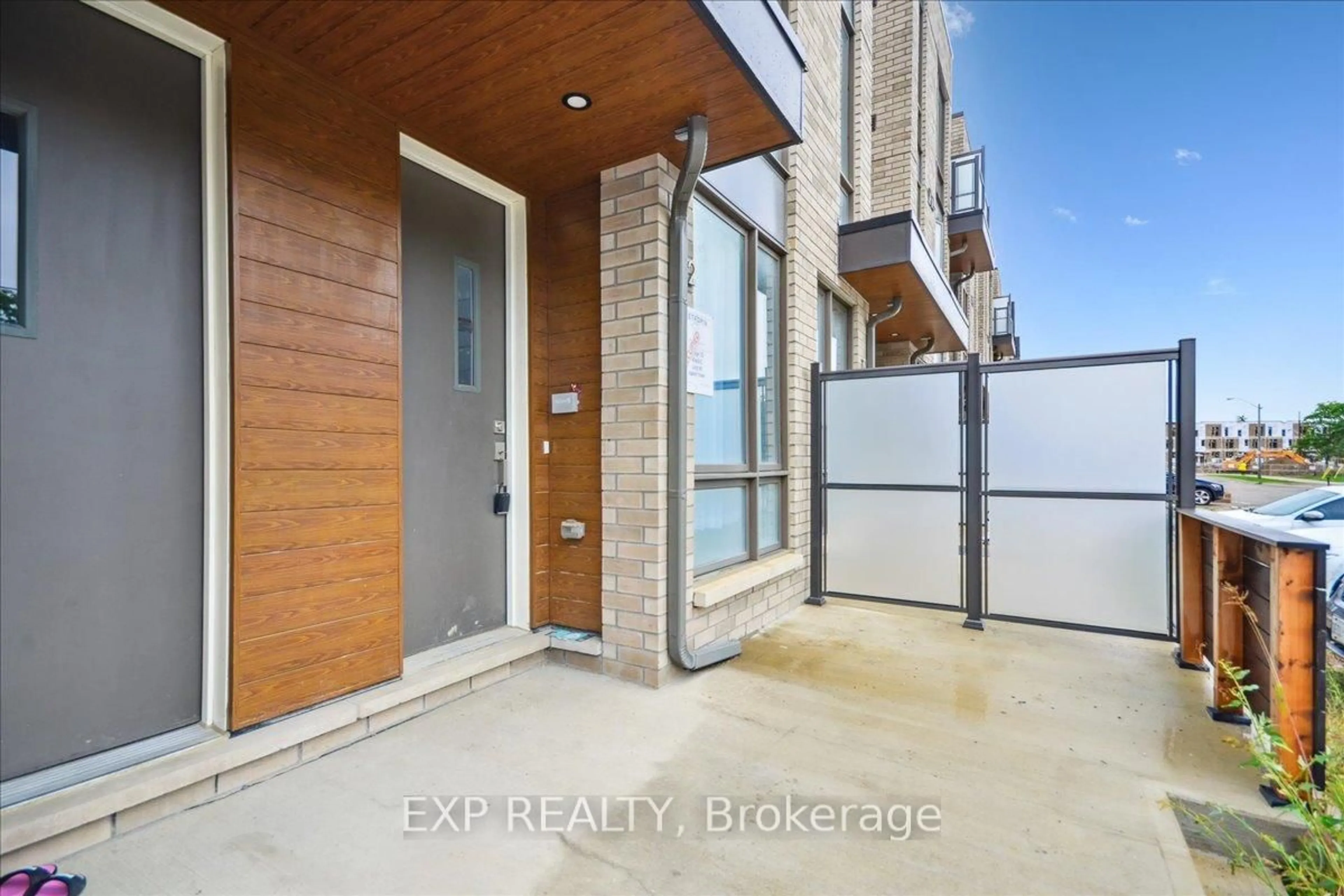 Indoor entryway for 72 Turtle Island Rd, Toronto Ontario M6A 0G2
