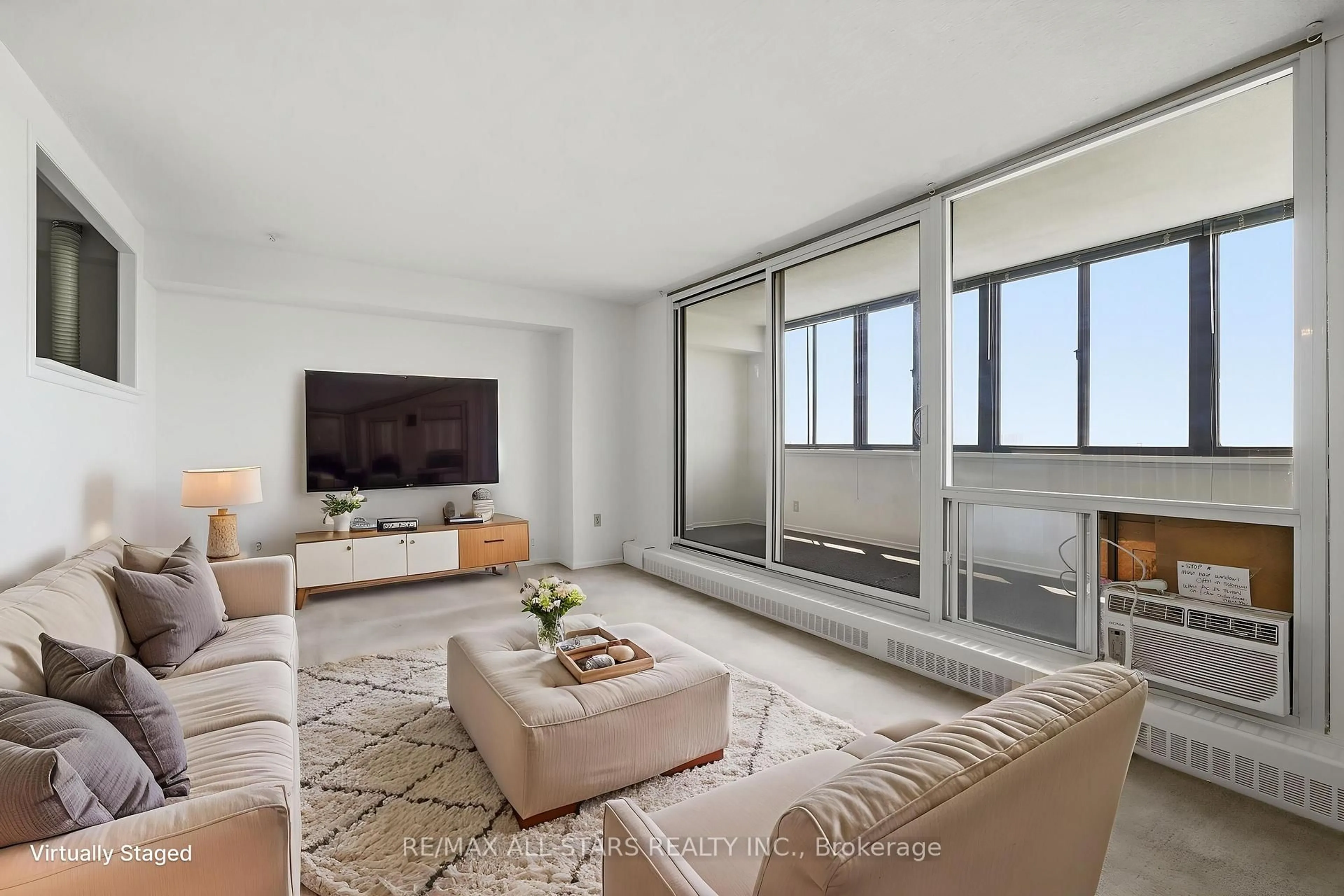 Living room with furniture, unknown for 1338 York Mills Rd #1204, Toronto Ontario M3A 3M3