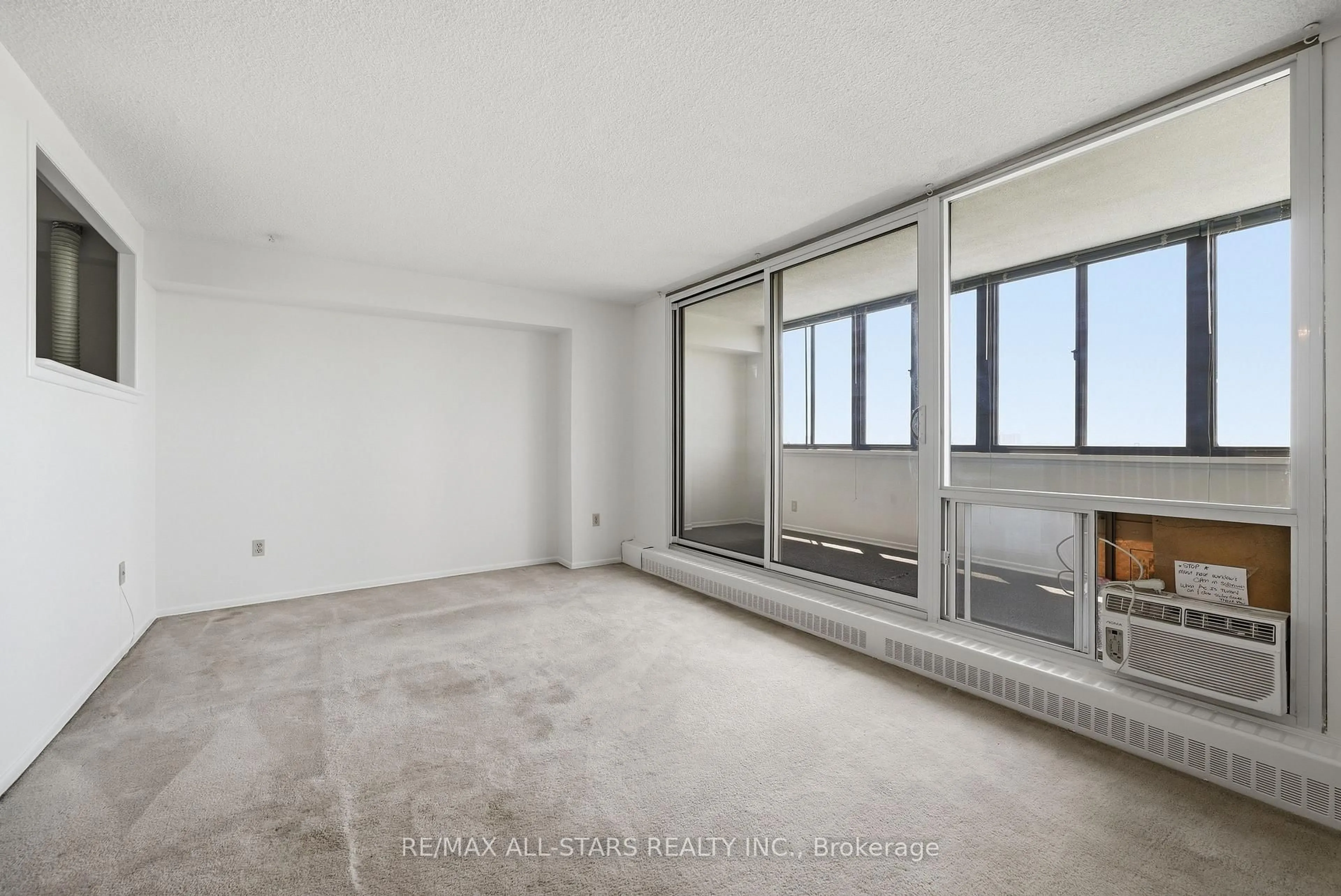 A pic of a room for 1338 York Mills Rd #1204, Toronto Ontario M3A 3M3