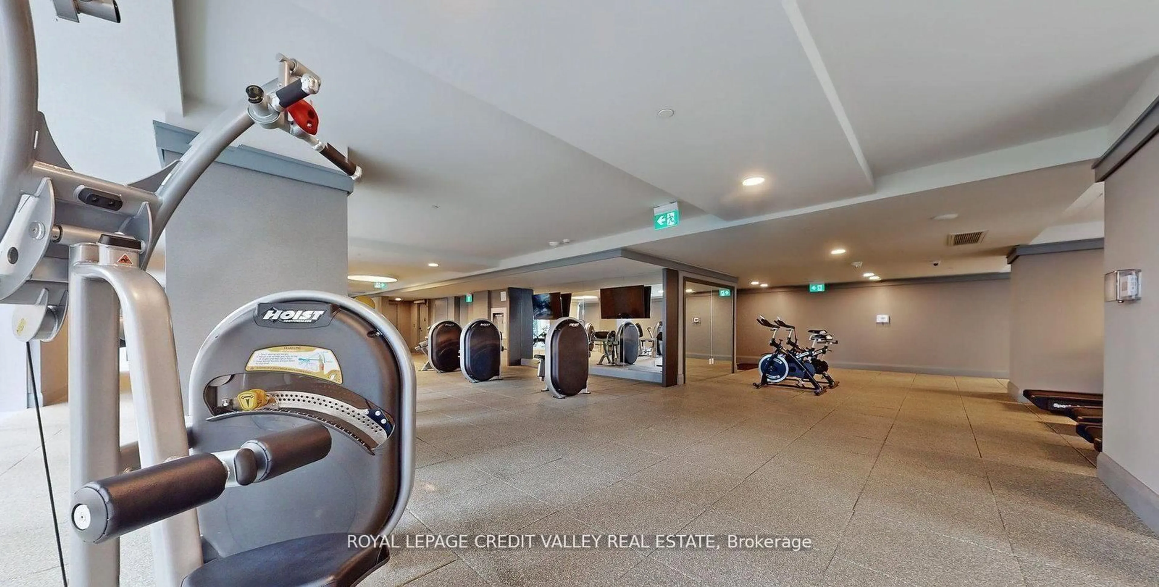Indoor foyer for 188 Cumberland St #1806, Toronto Ontario M5R 0B6