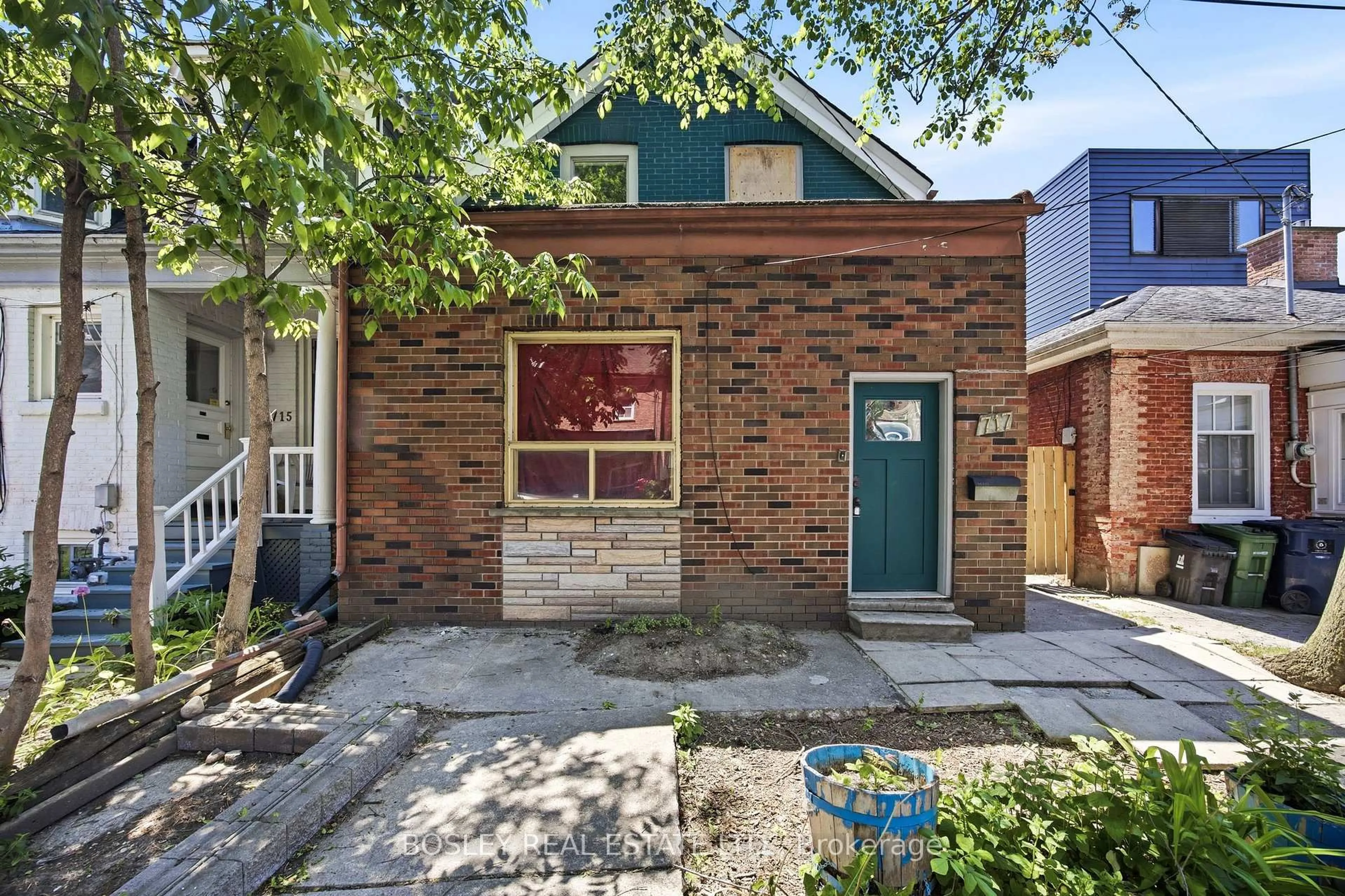 Home with brick exterior material, street for 717 Richmond St, Toronto Ontario M6J 1C4
