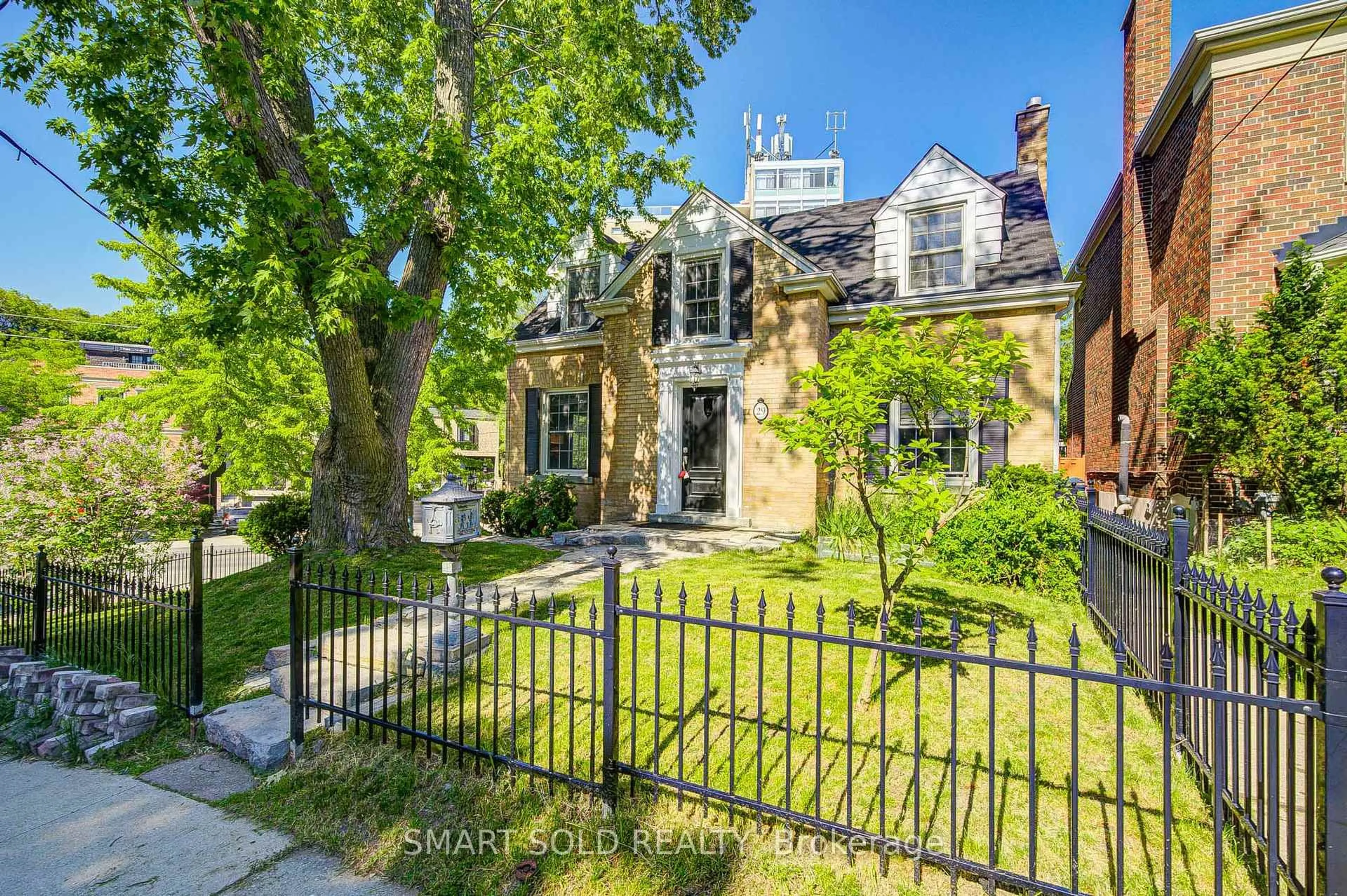 Unknown for 29 Highbourne Rd, Toronto Ontario M5P 2J1