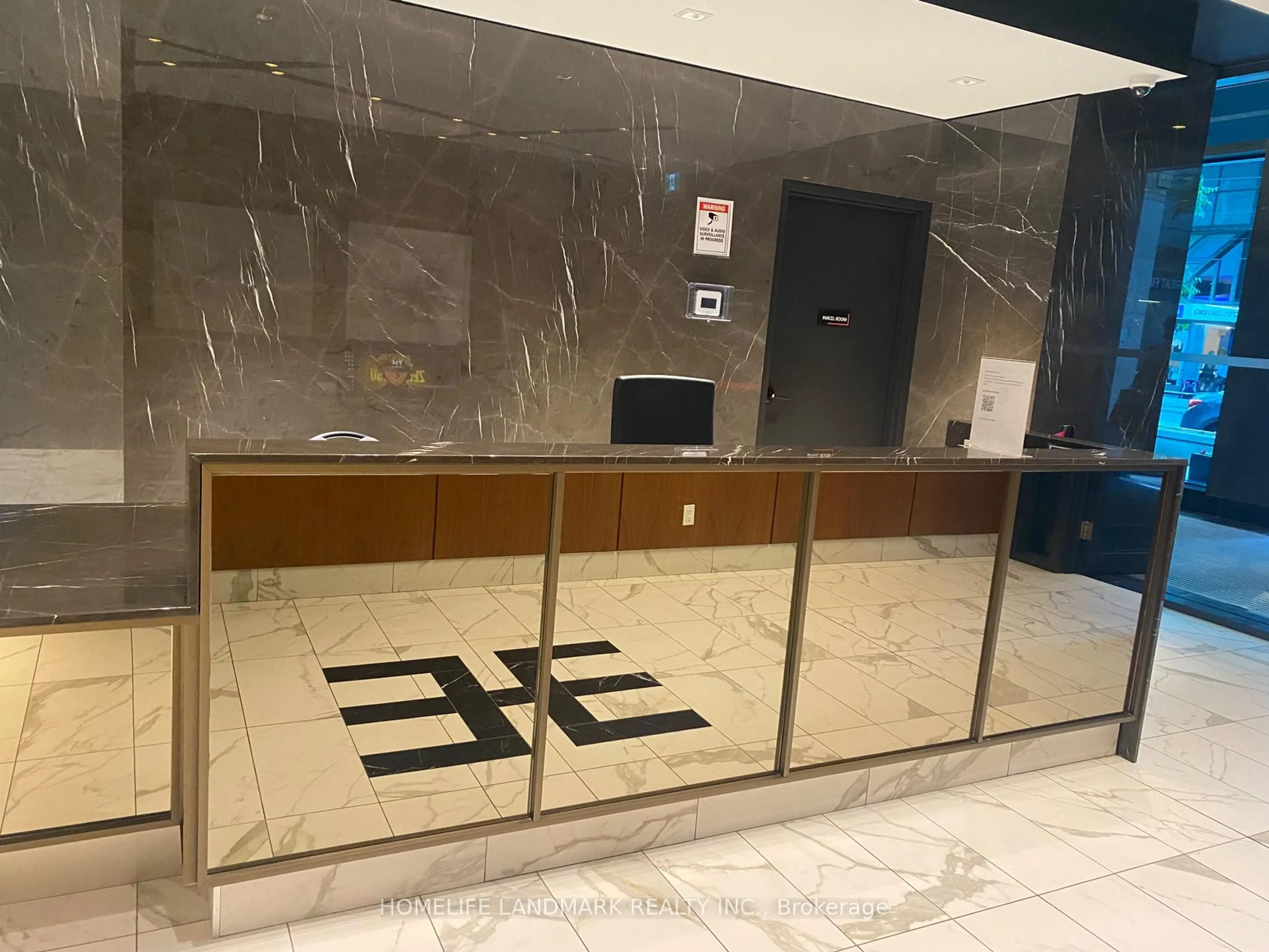 Lobby for 327 King St #703, Toronto Ontario M5V 0W7