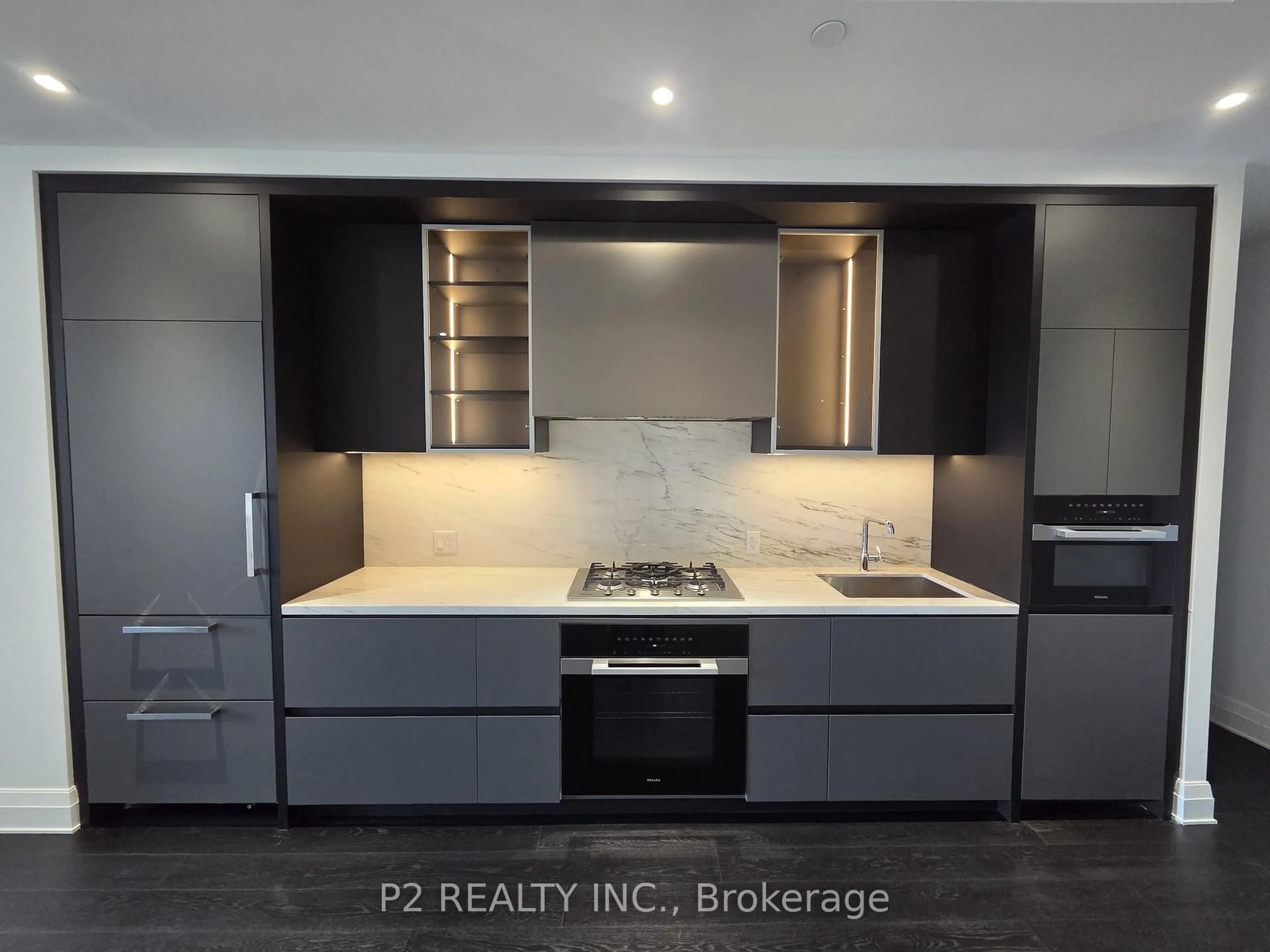Contemporary kitchen, unknown for 2 Forest Hill Rd #407, Toronto Ontario M4V 2L3