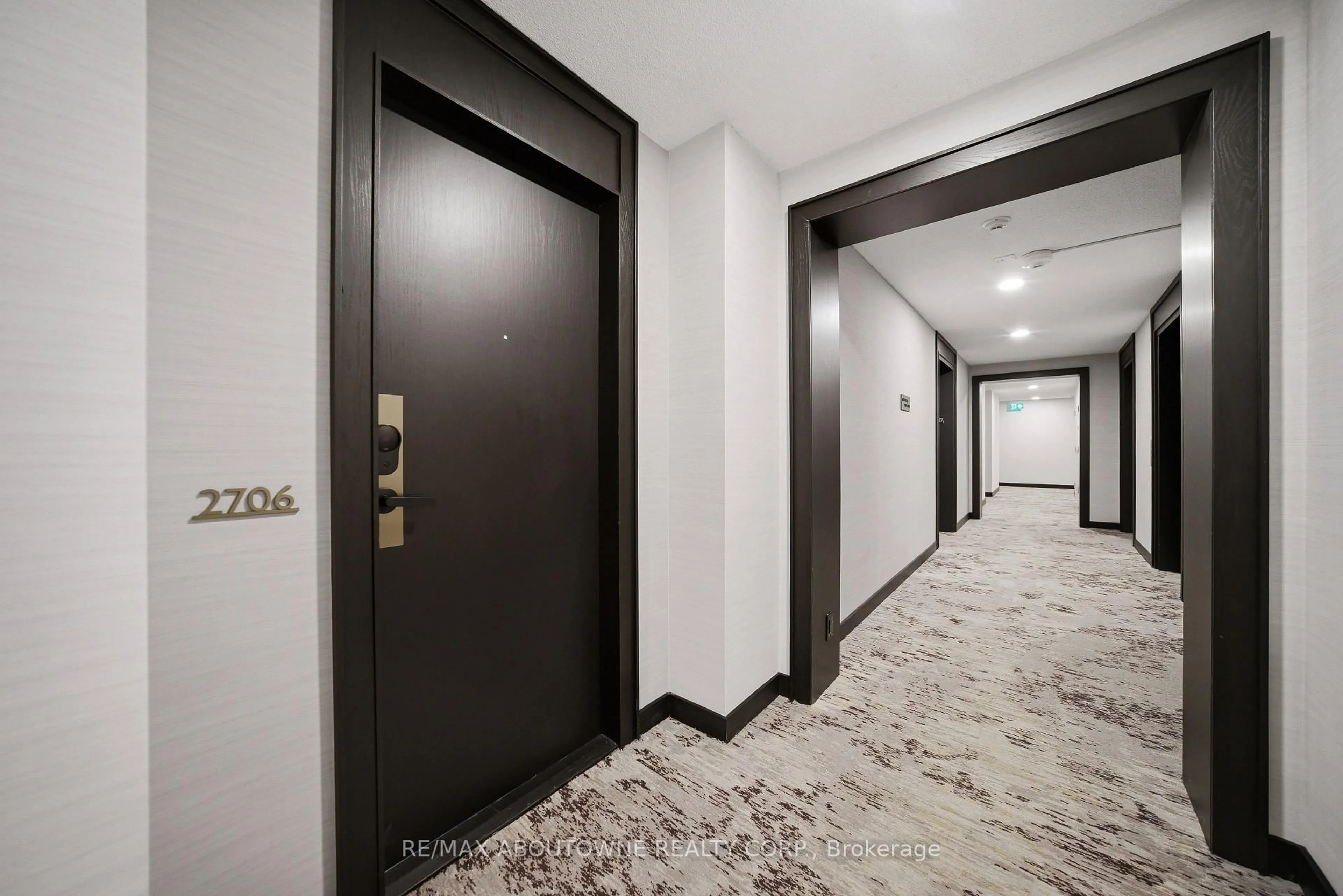 Indoor foyer for 23 Hollywood Ave #2706, Toronto Ontario M2N 7L8