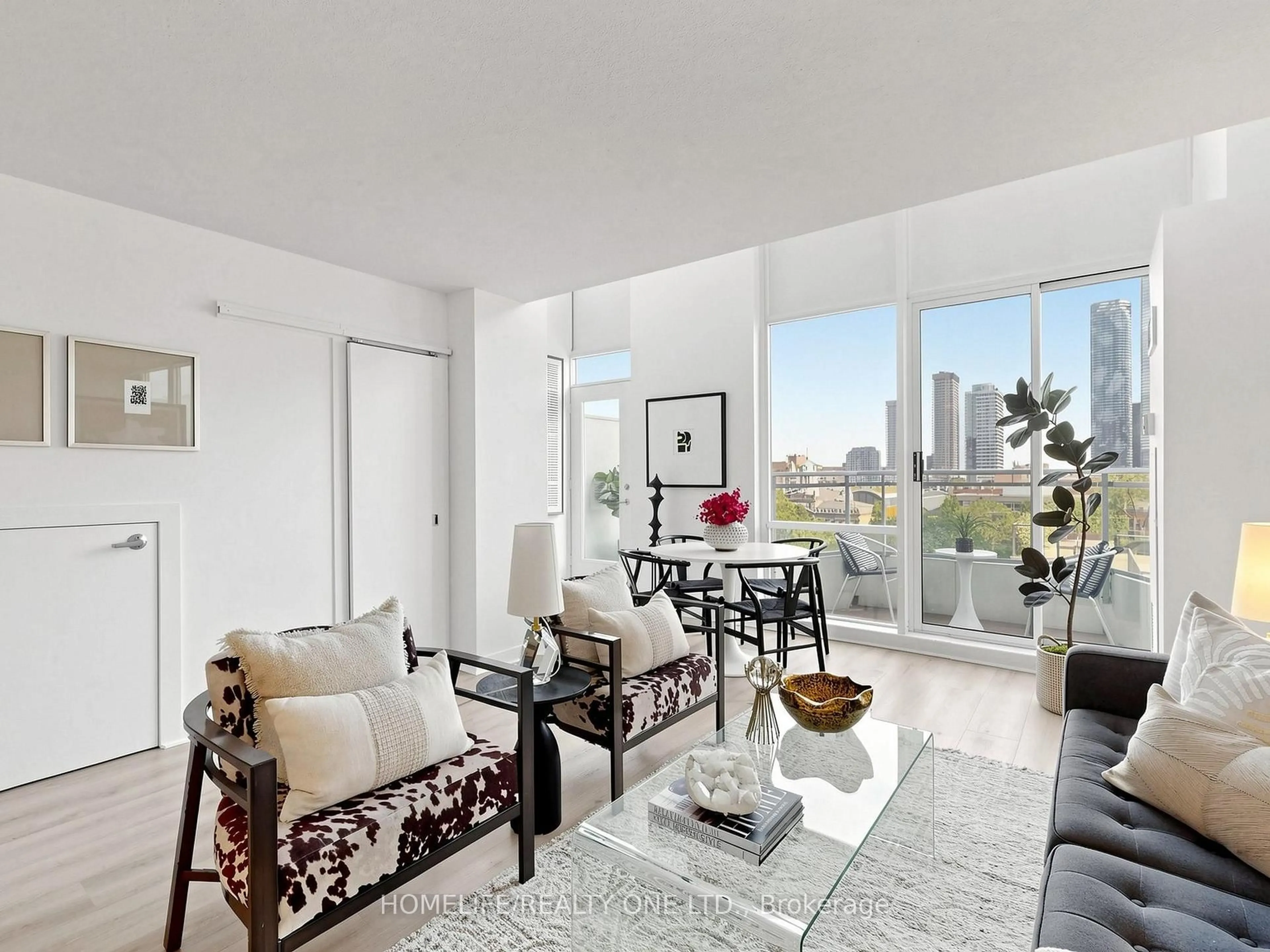 Living room with furniture, unknown for 77 Lombard St #913, Toronto Ontario M5C 3E1