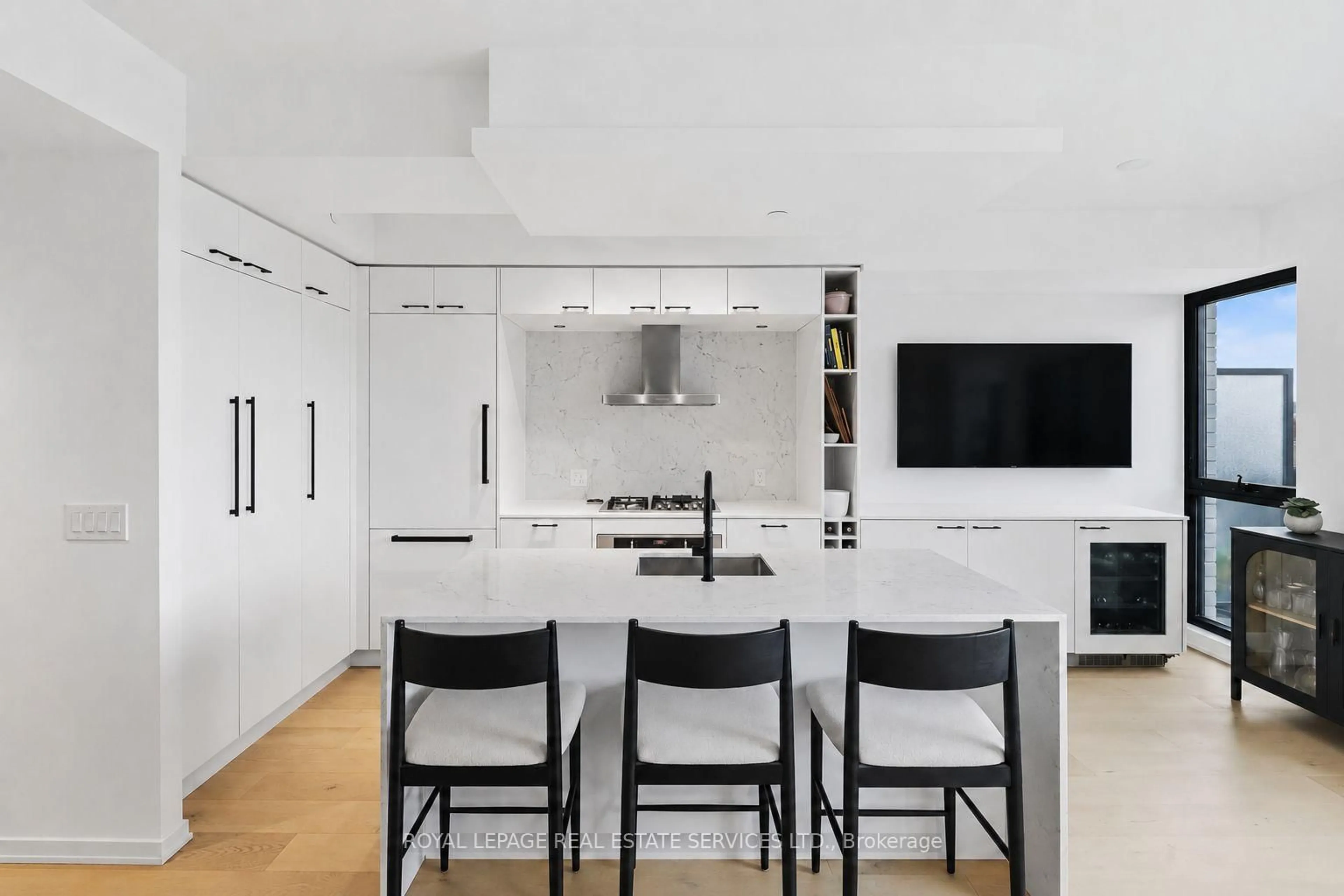 Contemporary kitchen, ceramic/tile floor for 41 Dovercourt Rd #805, Toronto Ontario M6J 0G6